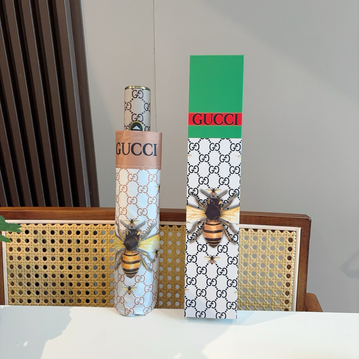  GUCCI古奇 三折自动折叠晴雨伞  时尚原单代工品质 细节精致 看得见的品质 打破一成不变 色泽纯正