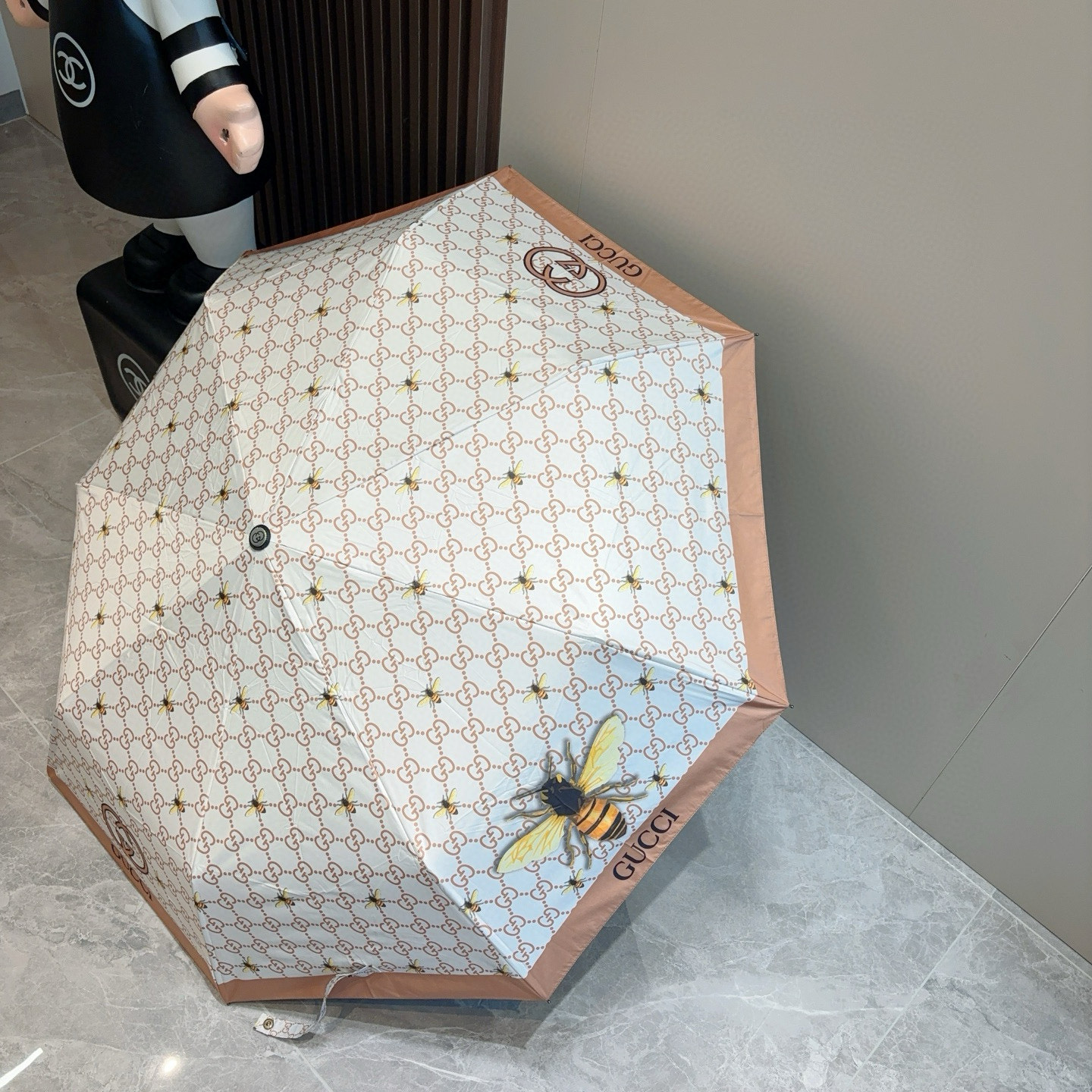  GUCCI古奇 三折自动折叠晴雨伞  时尚原单代工品质 细节精致 看得见的品质 打破一成不变 色泽纯正