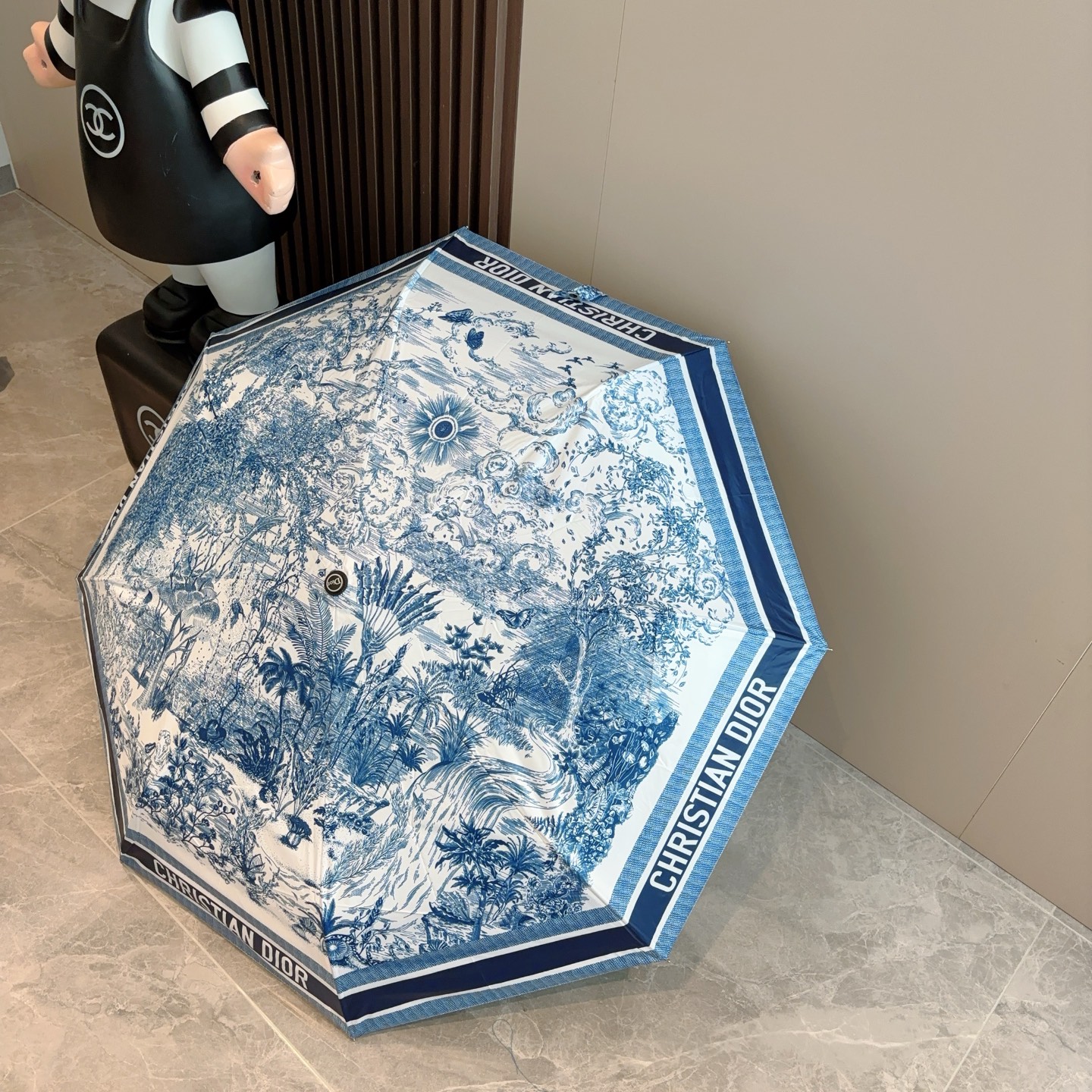  DIOR（迪奥）三折自动折叠晴雨伞  时尚原单代工品质 细节精致 看得见的品质 打破一成不变 色泽纯正