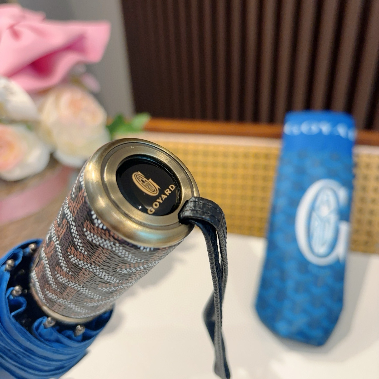  Goyard戈雅  三折自动折叠伞 热卖款 时尚指数爆表 不论晴天雨天使用都相得益彰 拥有它感受风从身