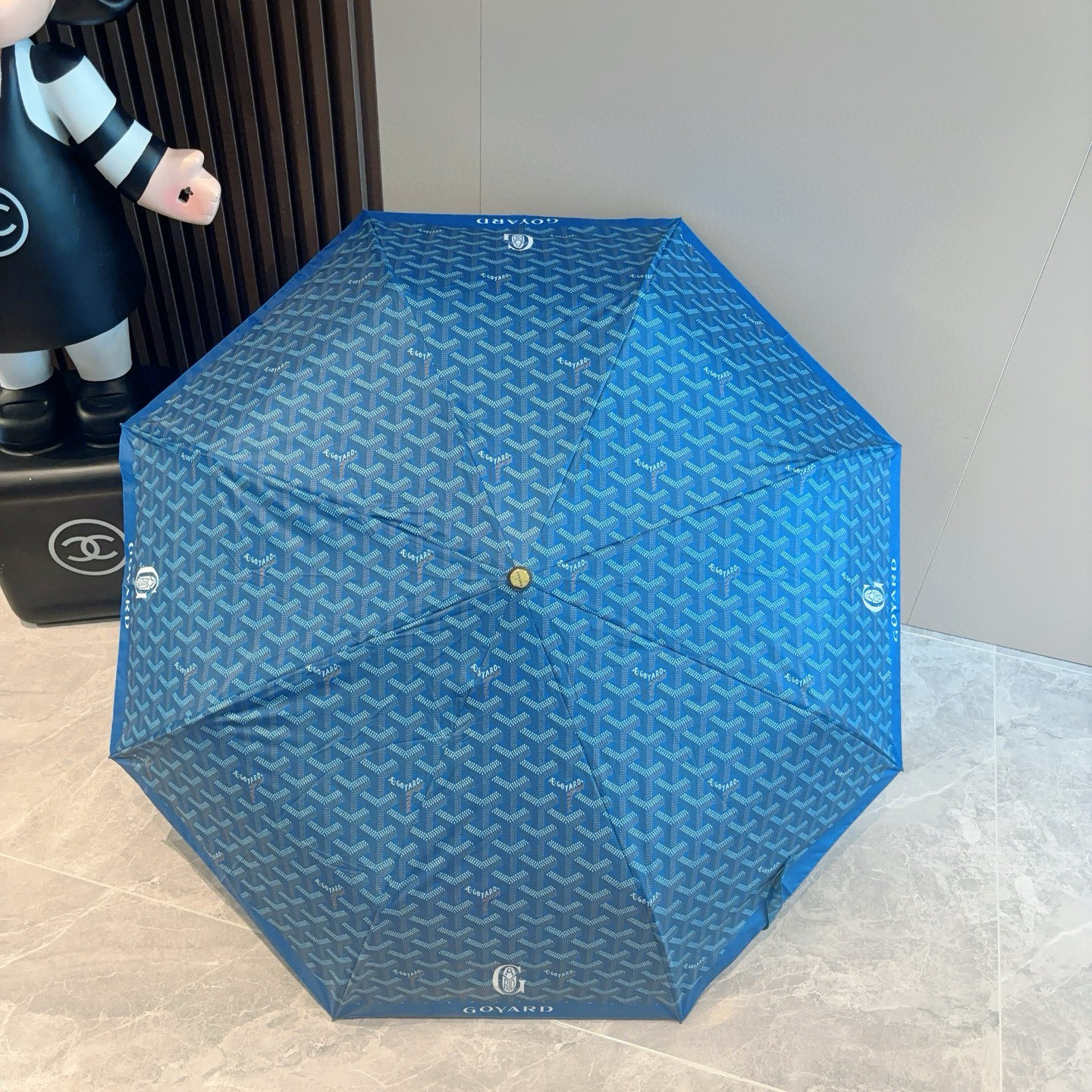  Goyard戈雅  三折自动折叠伞 热卖款 时尚指数爆表 不论晴天雨天使用都相得益彰 拥有它感受风从身