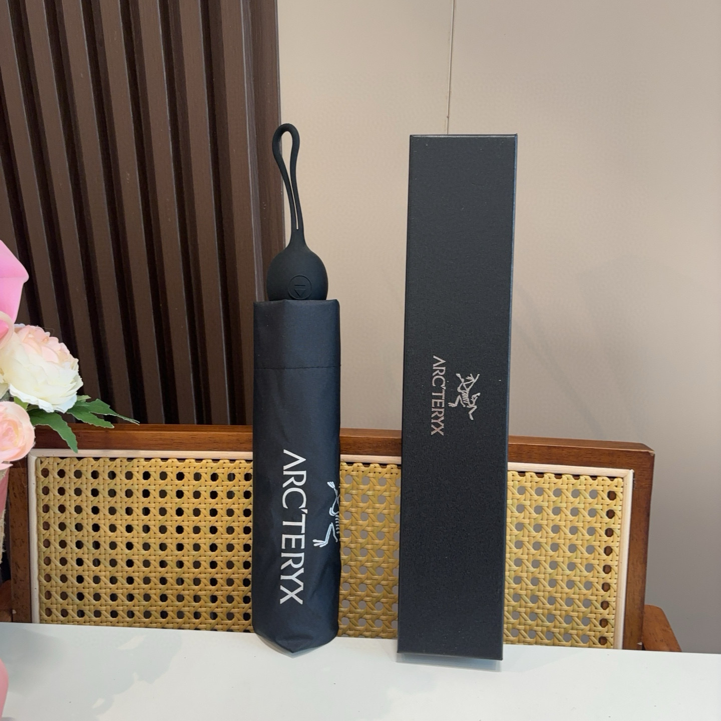  ARCTERYX（始祖鸟  ）三折自动折叠晴雨伞 新涂层技术深色伞面 拥有令人惊喜的遮光效果！3色