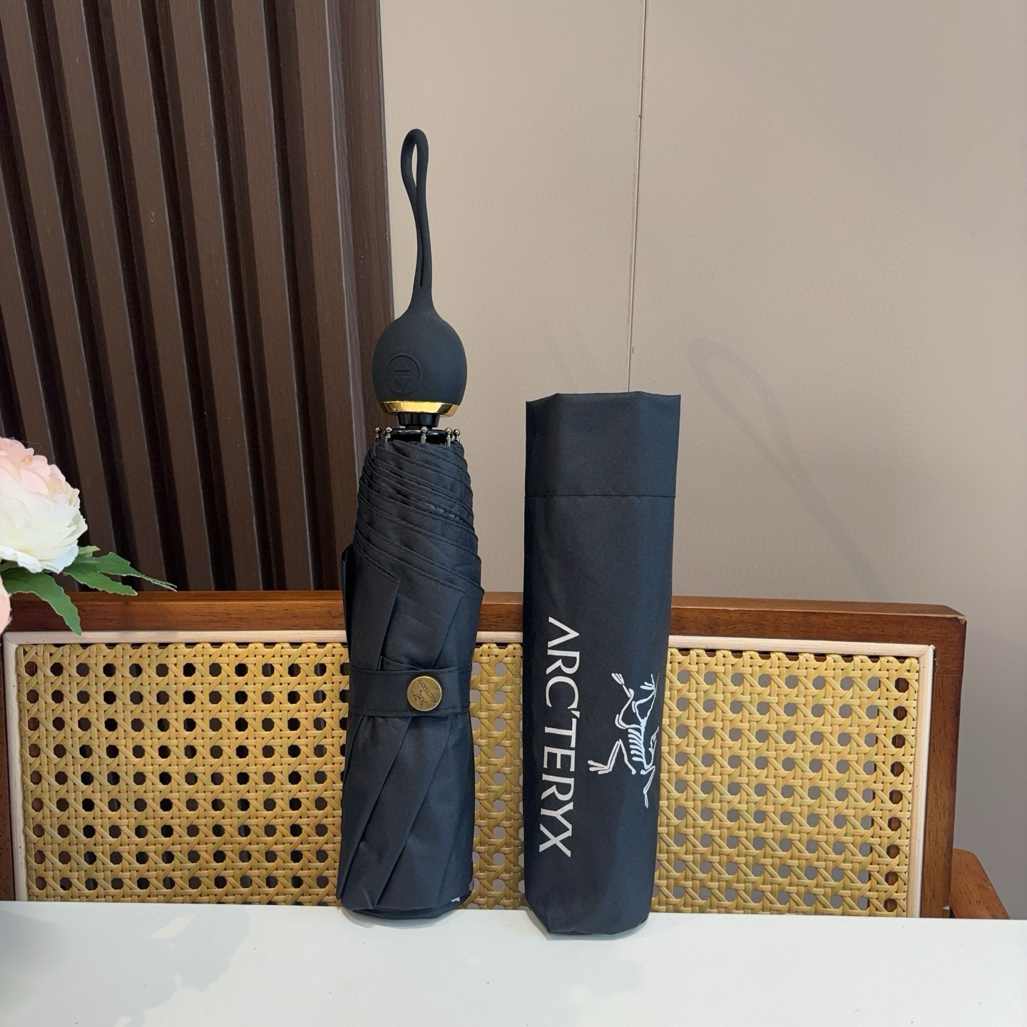  ARCTERYX（始祖鸟  ）三折自动折叠晴雨伞 新涂层技术深色伞面 拥有令人惊喜的遮光效果！3色