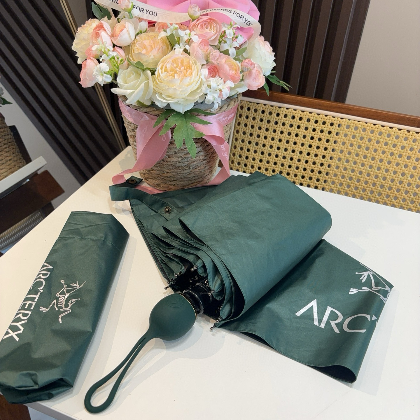  ARCTERYX（始祖鸟  ）三折自动折叠晴雨伞 新涂层技术深色伞面 拥有令人惊喜的遮光效果！3色