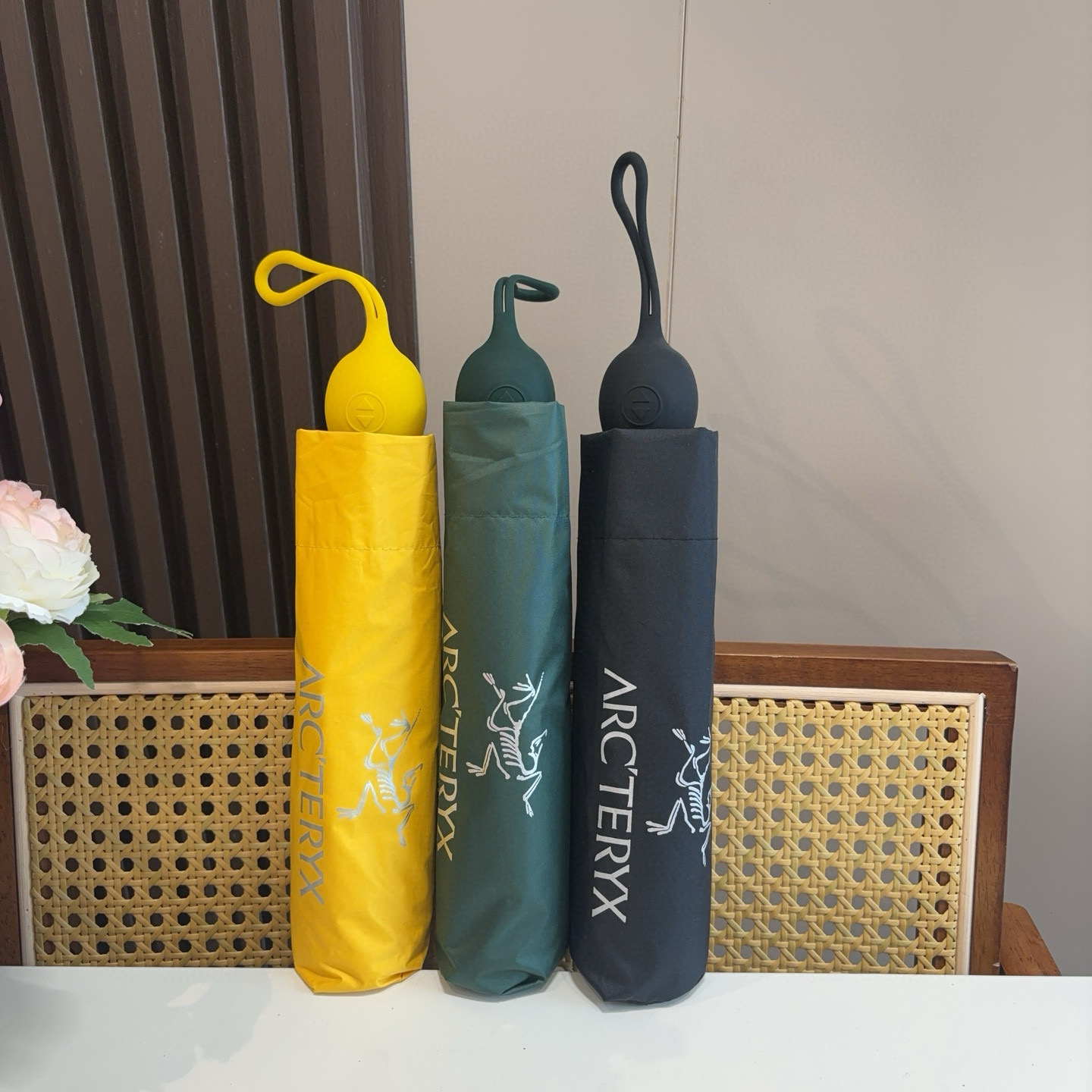  ARCTERYX（始祖鸟  ）三折自动折叠晴雨伞 新涂层技术深色伞面 拥有令人惊喜的遮光效果！3色
