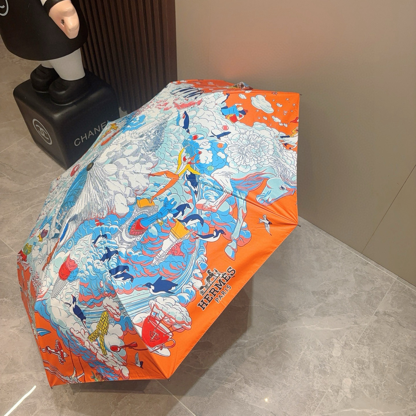爱马仕（Hermès）   新款 极品H家三折自动伞重磅呈现 以其精湛的工艺技术和源源不断的想像力 新涂