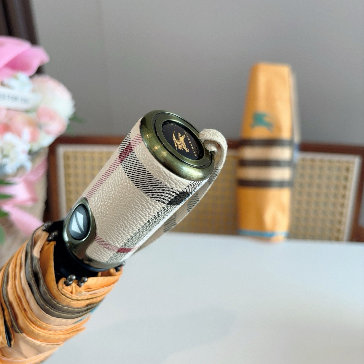  BURBERRY（巴宝莉） 三折自动折叠晴雨伞 年度巅峰之作 经典 高雅 时髦 这就是被称为英国BUR