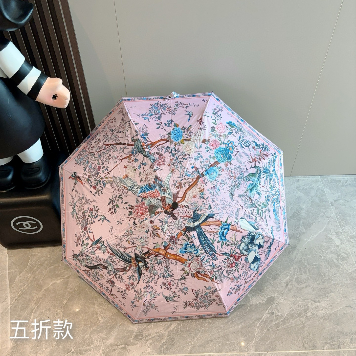  DIOR （迪奥） 五折手开折叠伞 超轻口袋 仅18cm  热卖款 时尚指数爆表 无论晴天雨天使用都相
