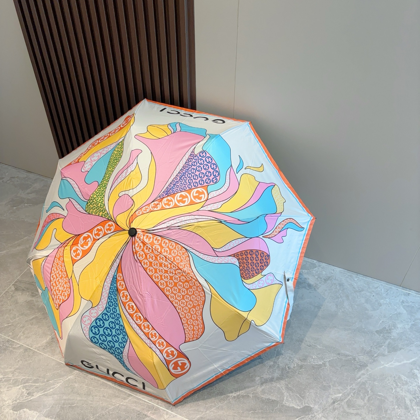  GUCCI古奇 三折自动折叠晴雨伞  时尚原单代工品质 细节精致 看得见的品质 打破一成不变 色泽纯正