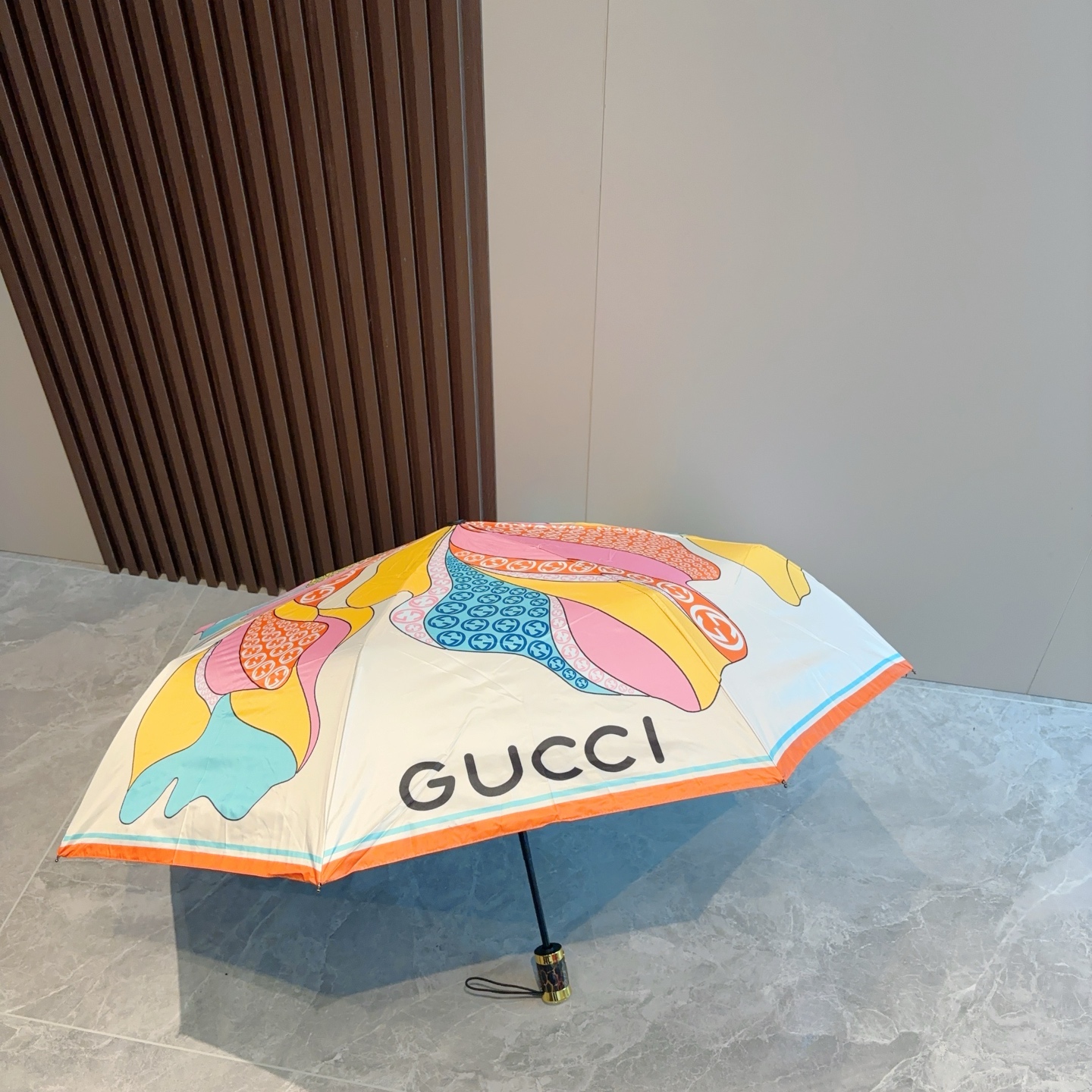  GUCCI古奇 三折自动折叠晴雨伞  时尚原单代工品质 细节精致 看得见的品质 打破一成不变 色泽纯正