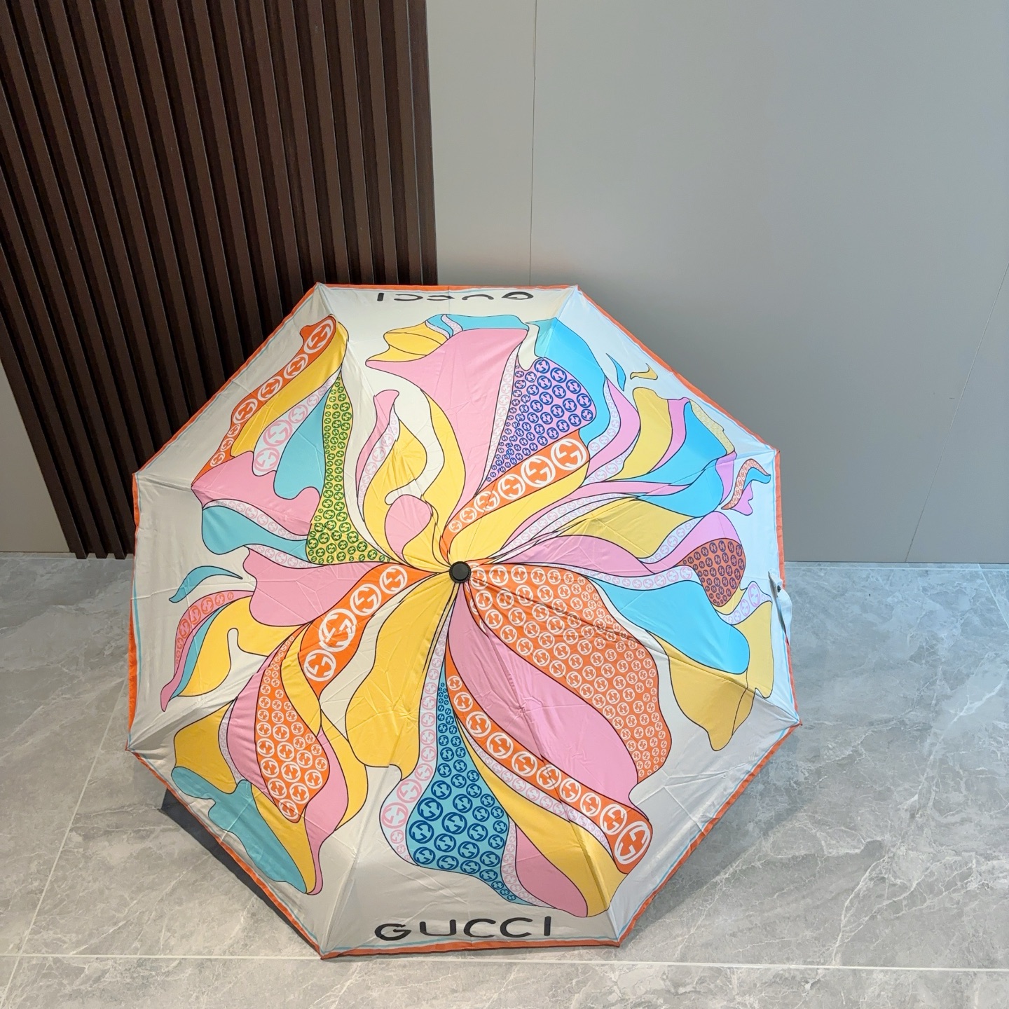  GUCCI古奇 三折自动折叠晴雨伞  时尚原单代工品质 细节精致 看得见的品质 打破一成不变 色泽纯正