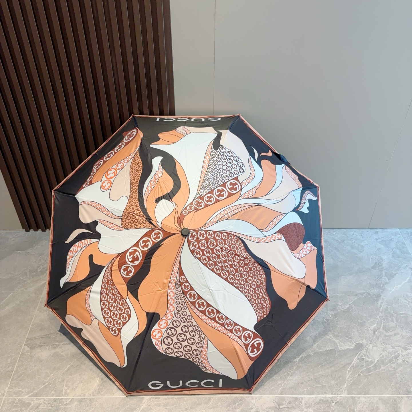 GUCCI古奇 三折自动折叠晴雨伞  时尚原单代工品质 细节精致 看得见的品质 打破一成不变 色泽纯正
