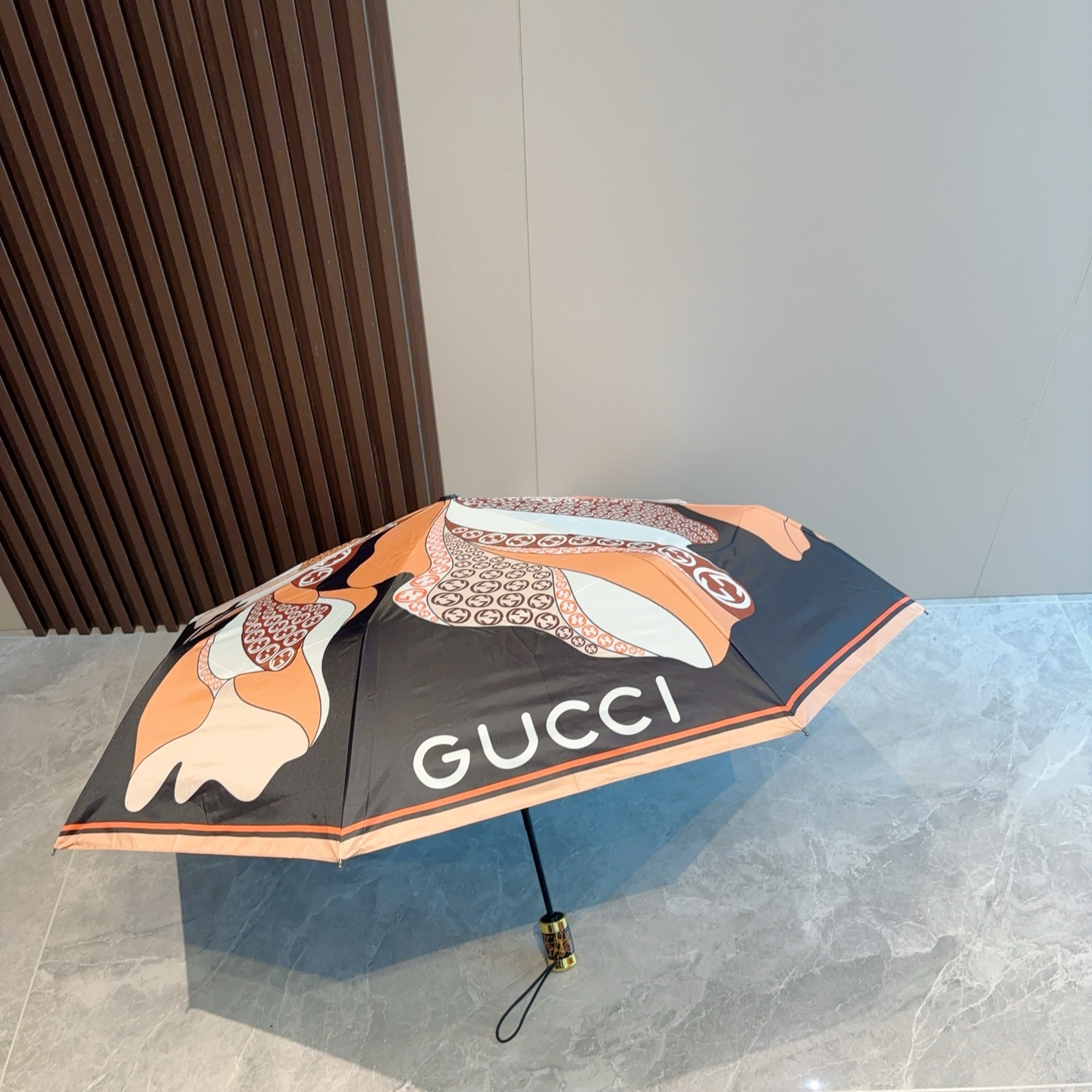  GUCCI古奇 三折自动折叠晴雨伞  时尚原单代工品质 细节精致 看得见的品质 打破一成不变 色泽纯正