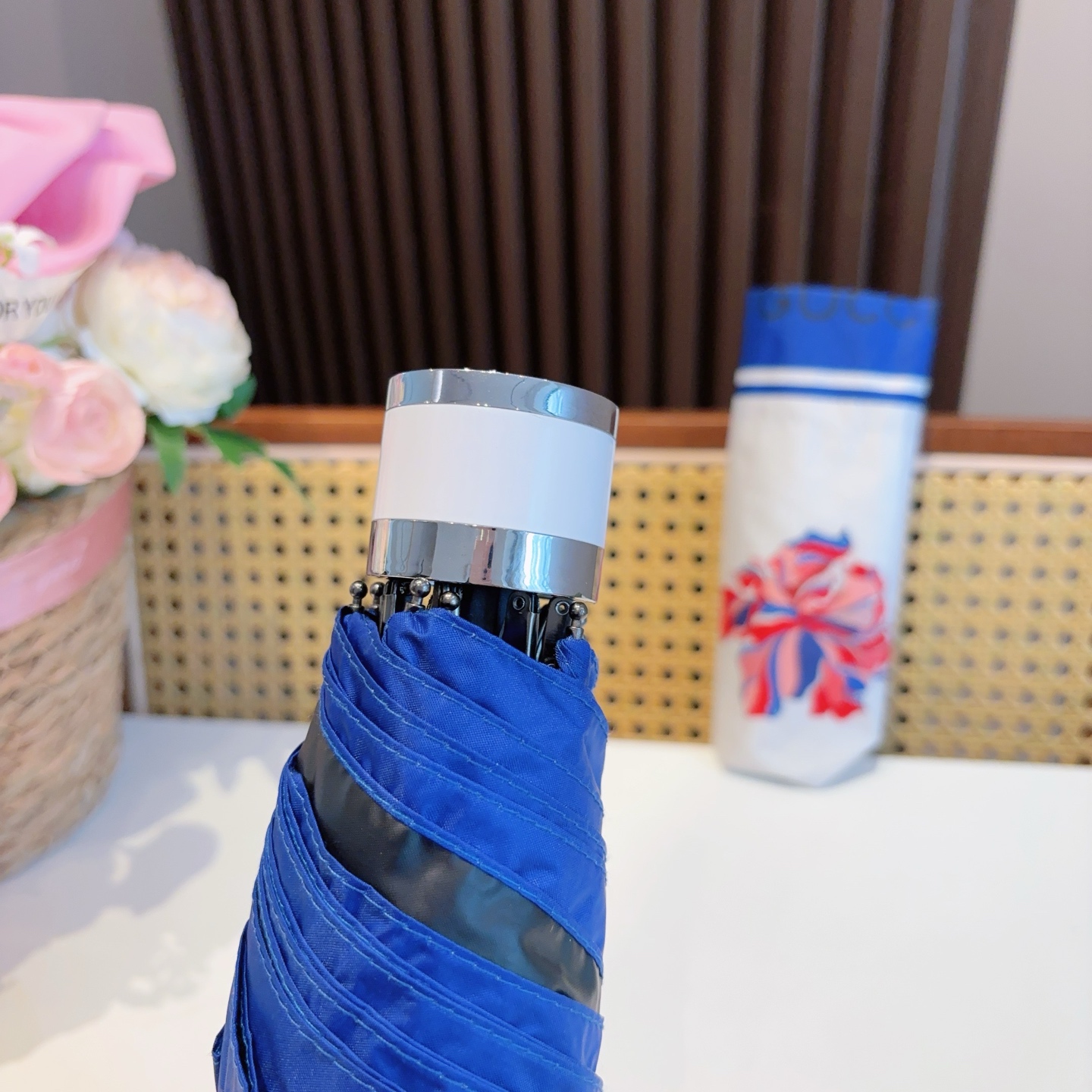 GUCCI（古奇）新款  五折手开折叠晴雨伞 选用台湾进口UV防紫外线伞布 原单代工级品质  🌹