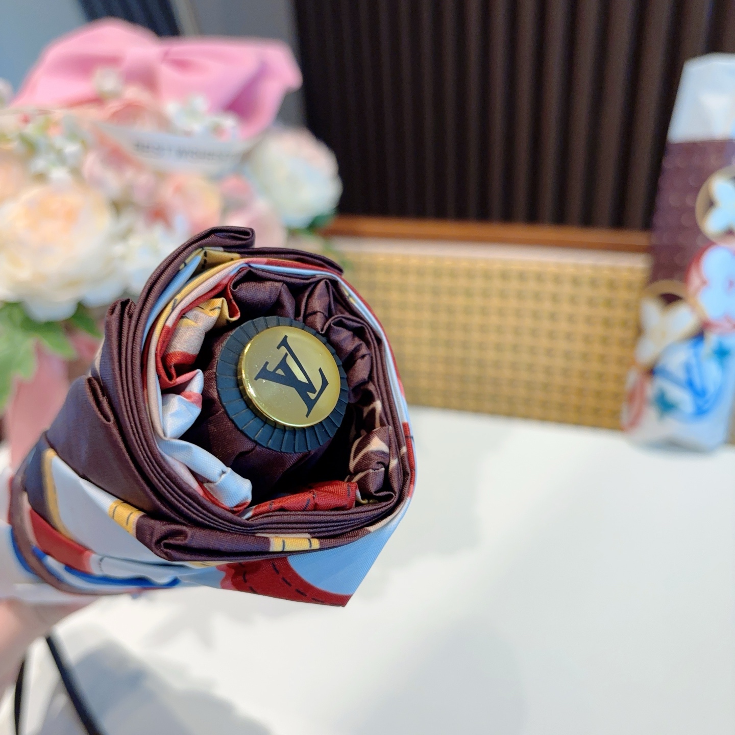  LOUIS VUITTON （路易威登）三折自动折叠晴雨伞 新涂层技术深色伞面 拥有令人惊喜的遮光效果