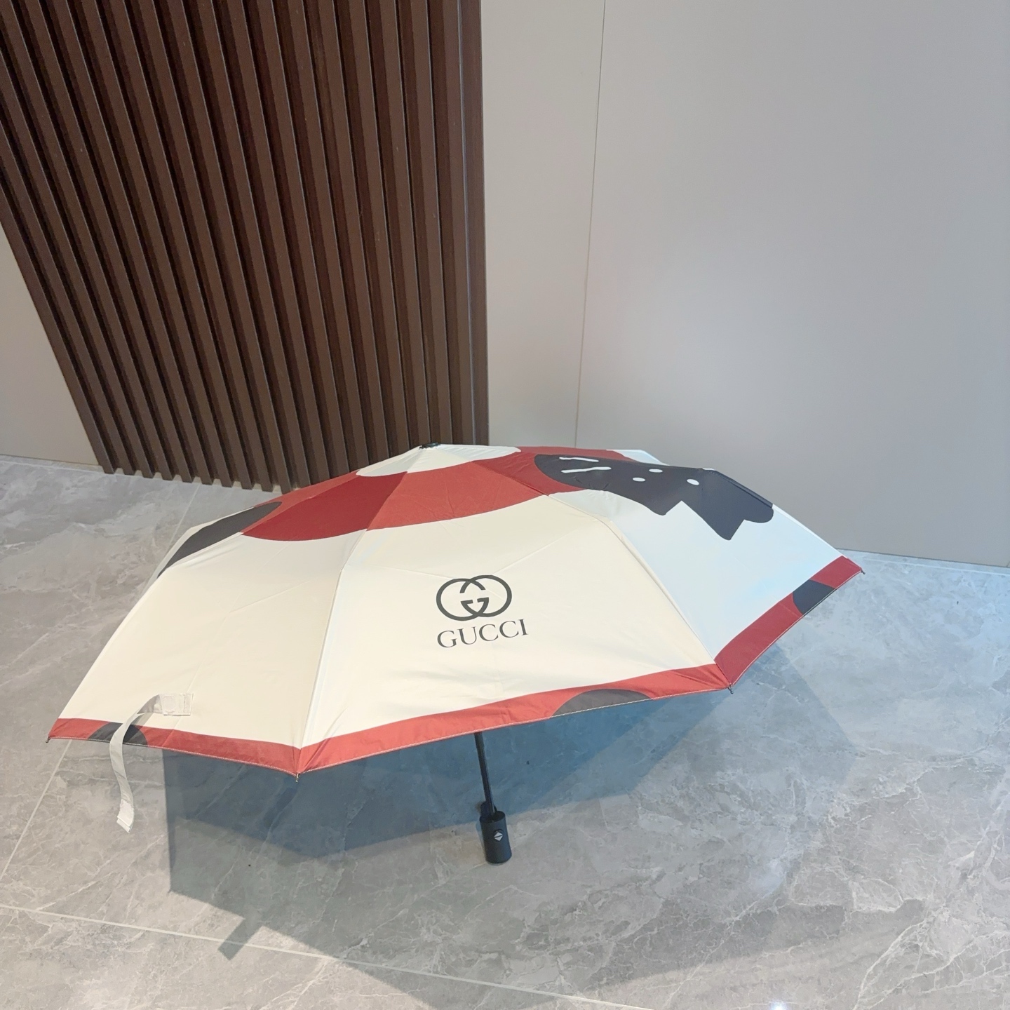  GUCCI古奇 三折自动折叠晴雨伞  时尚原单代工品质 细节精致 看得见的品质 打破一成不变 色泽纯正