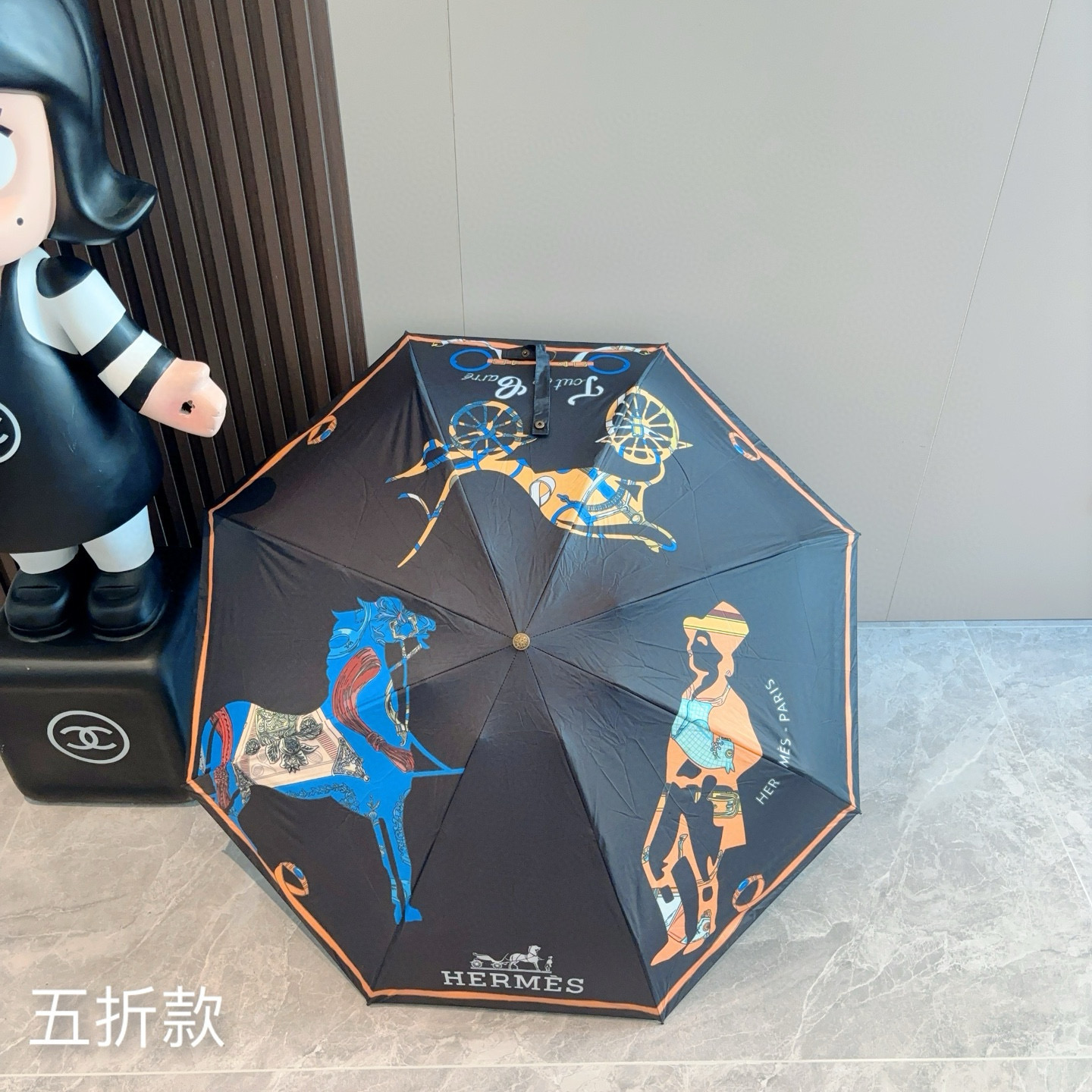 HERMÈS (爱马仕)新款 五折伞 热卖款 时尚指数爆表 不论晴天雨天使用都相得益彰 拥有它感受风从身