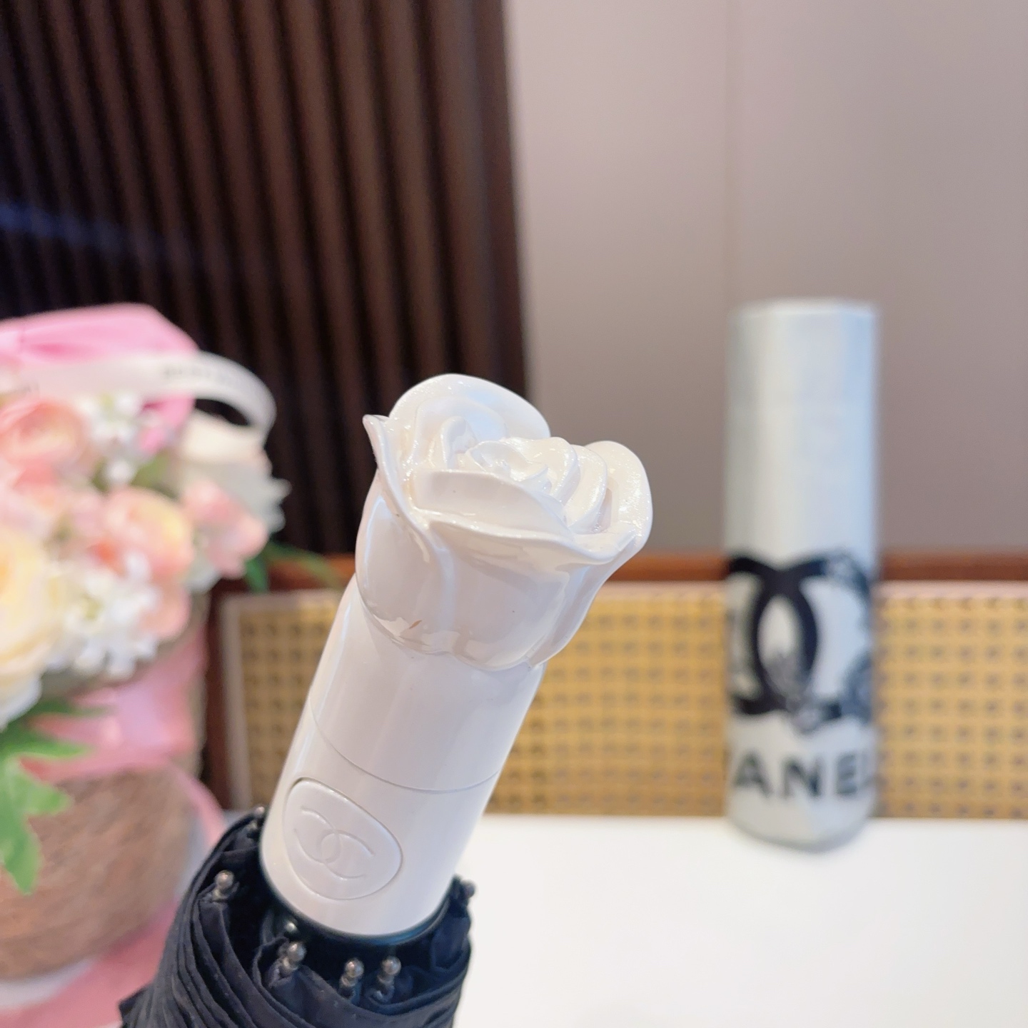   CHANEL（香奈儿） 新款玫瑰花头柄三折自动折叠晴雨伞 选用台湾进口UV防紫外线伞布 原单代工级品