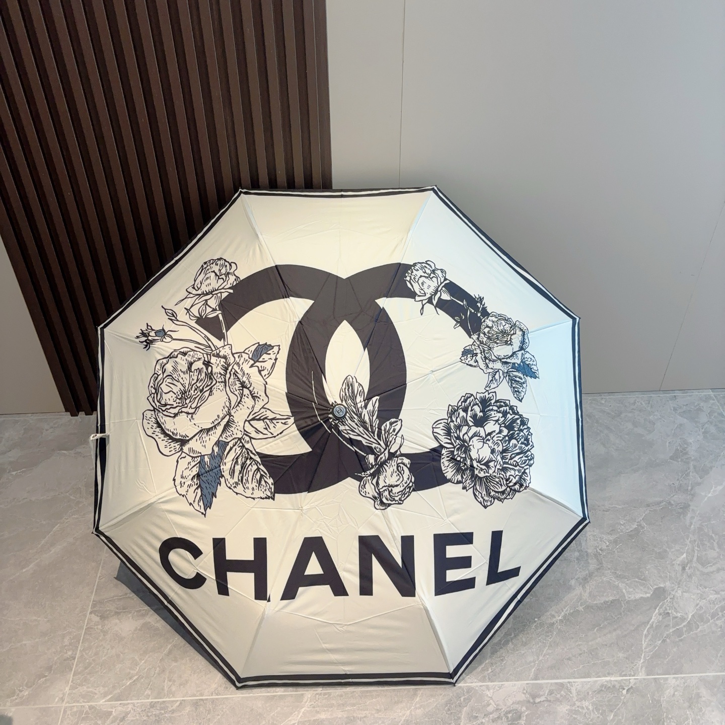   CHANEL（香奈儿） 新款玫瑰花头柄三折自动折叠晴雨伞 选用台湾进口UV防紫外线伞布 原单代工级品