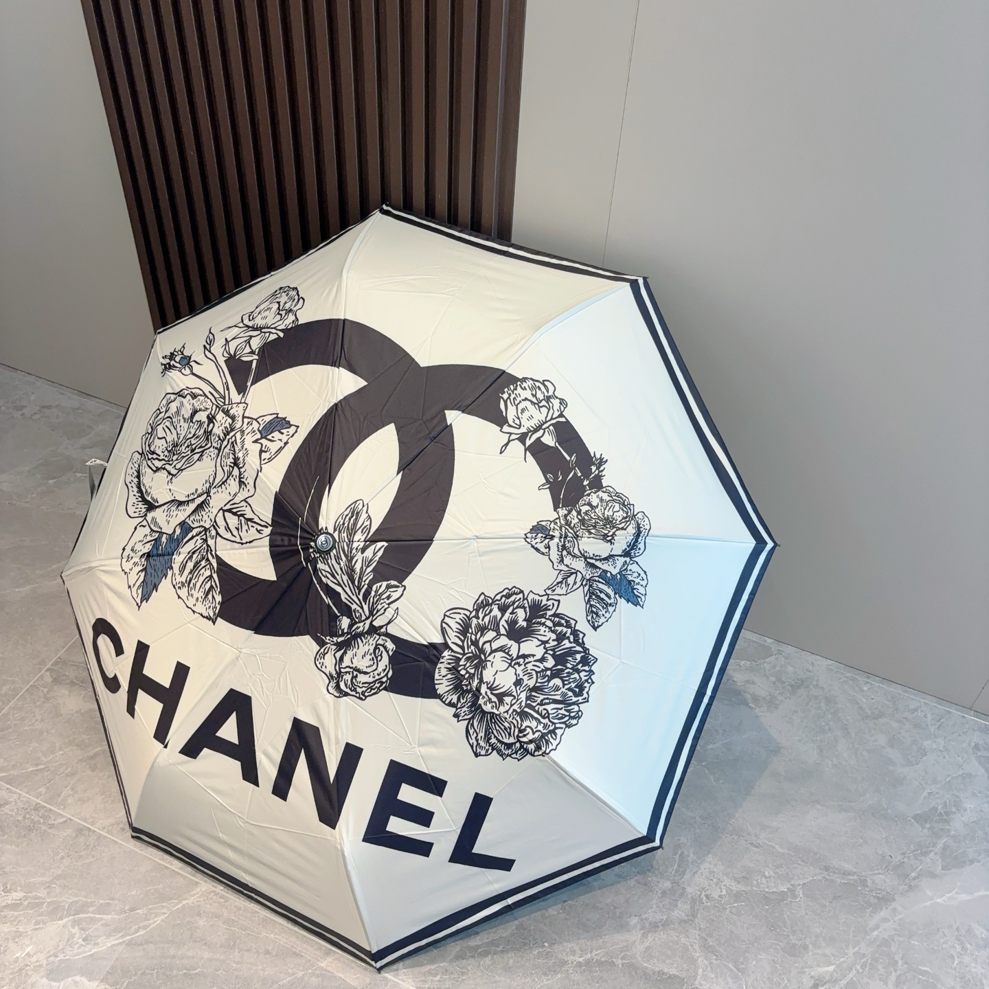   CHANEL（香奈儿） 新款玫瑰花头柄三折自动折叠晴雨伞 选用台湾进口UV防紫外线伞布 原单代工级品