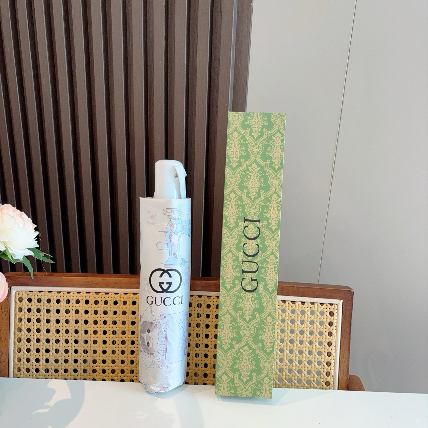  GUCCI（古奇）新款 猫咪图案 三折自动折叠晴雨伞 选用台湾进口UV防紫外线伞布 原单代工级品质  