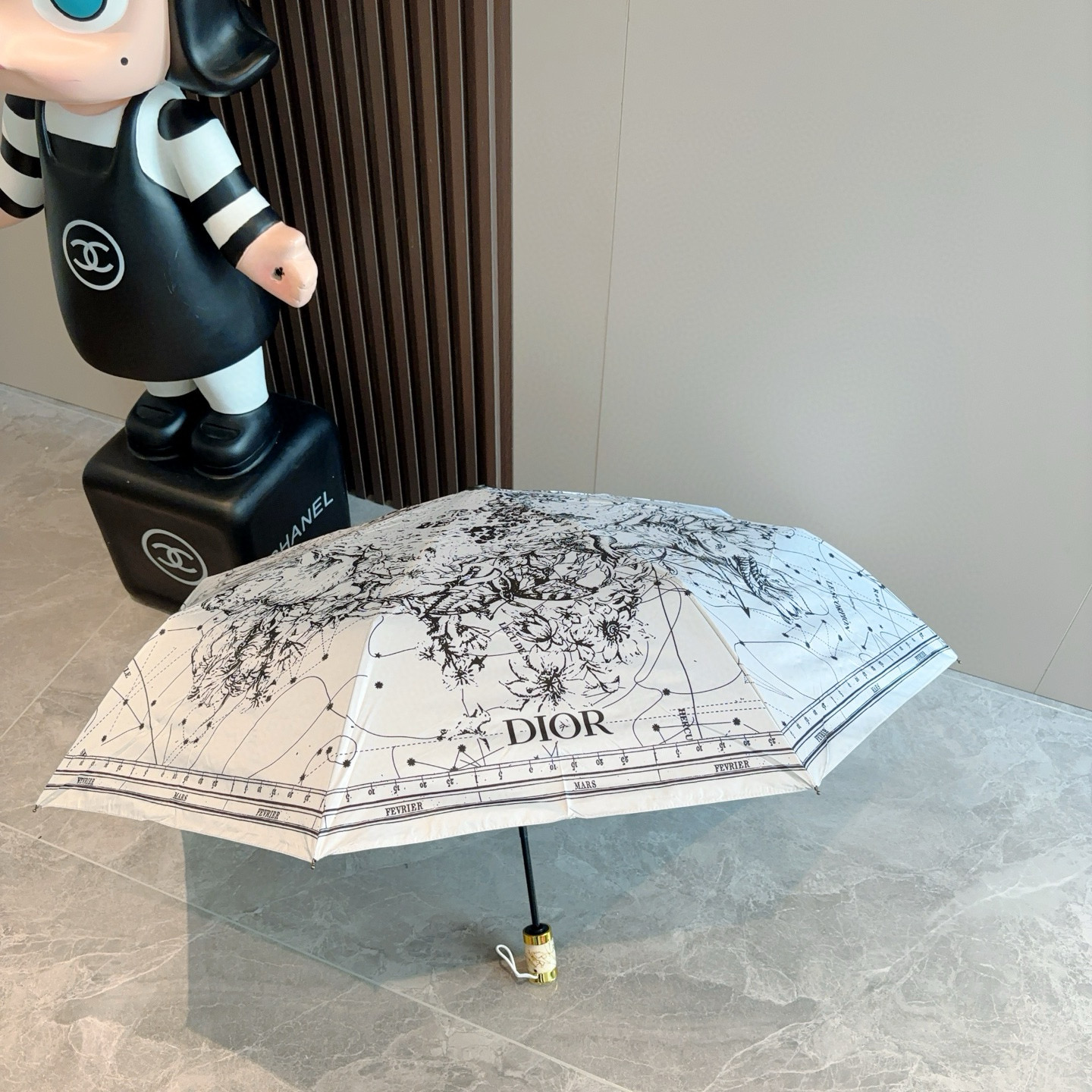  DIOR（迪奥）三折自动折叠晴雨伞  时尚原单代工品质 细节精致 看得见的品质 打破一成不变 色泽纯正