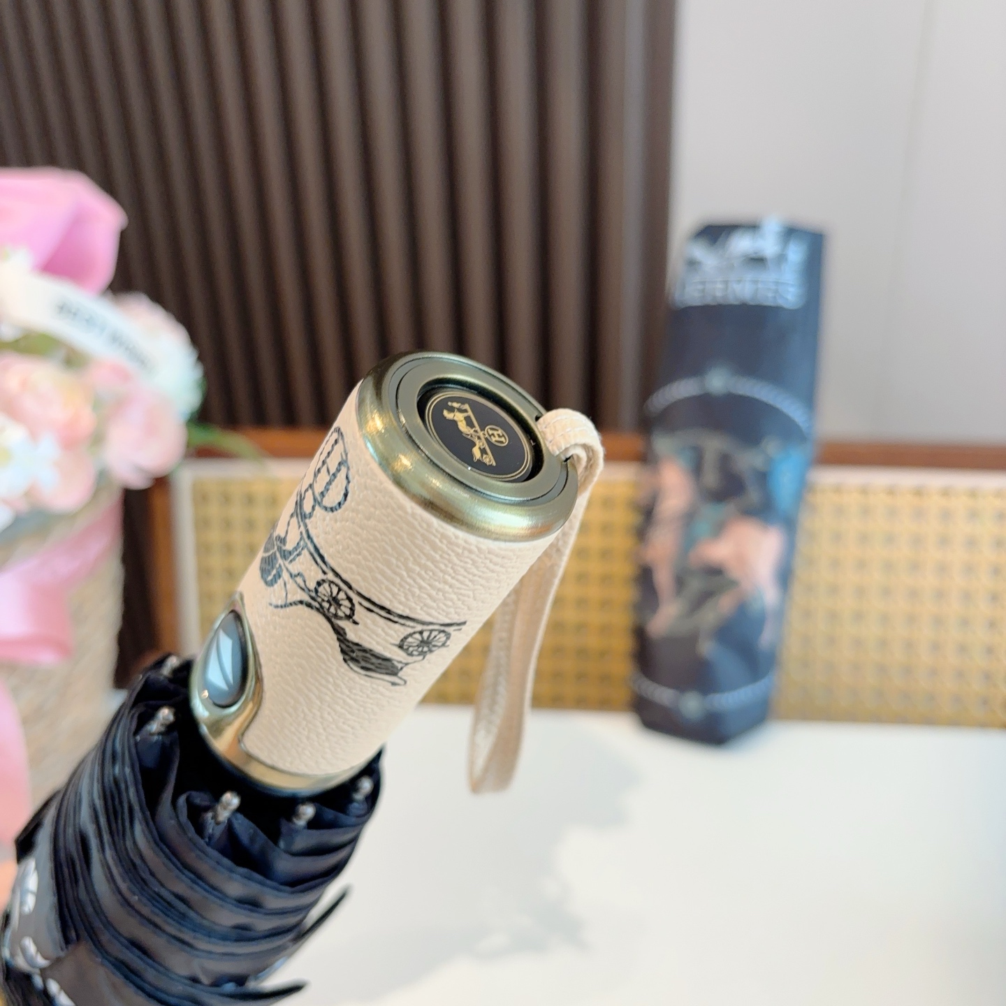     爱马仕（Hermès）  链条马 极品H家三折自动伞重磅呈现 以其精湛的工艺技术和源源不断的想像