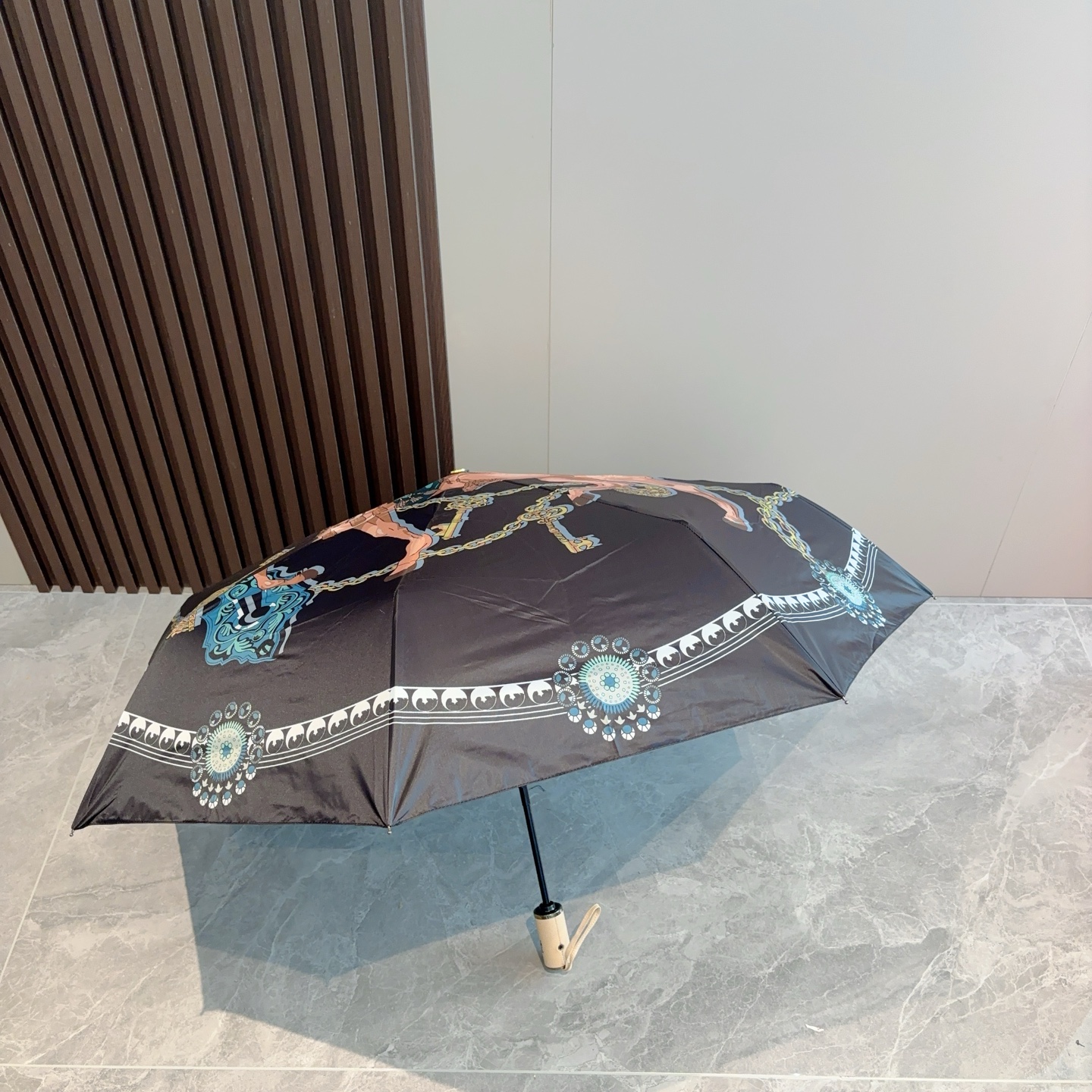     爱马仕（Hermès）  链条马 极品H家三折自动伞重磅呈现 以其精湛的工艺技术和源源不断的想像