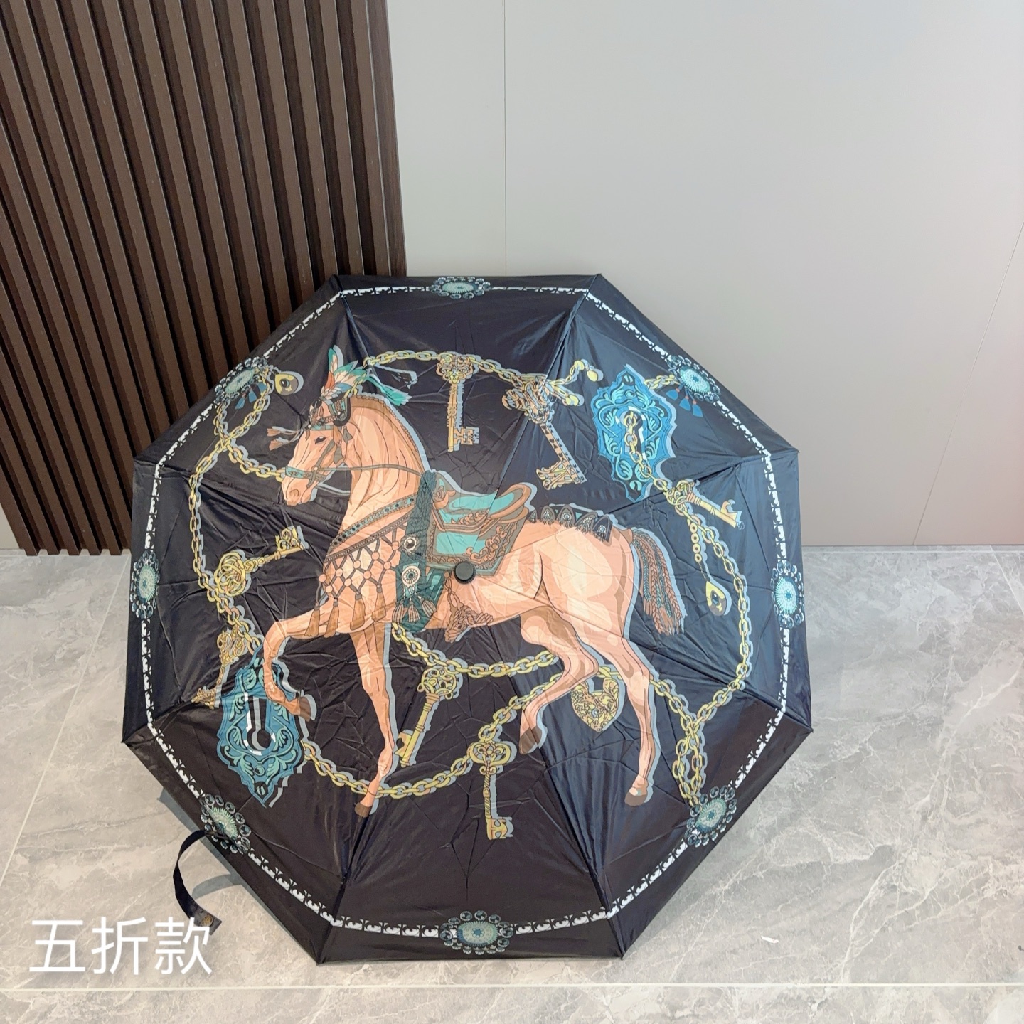 HERMÈS (爱马仕)新款 五折伞 热卖款 时尚指数爆表 不论晴天雨天使用都相得益彰 拥有它感受风从身