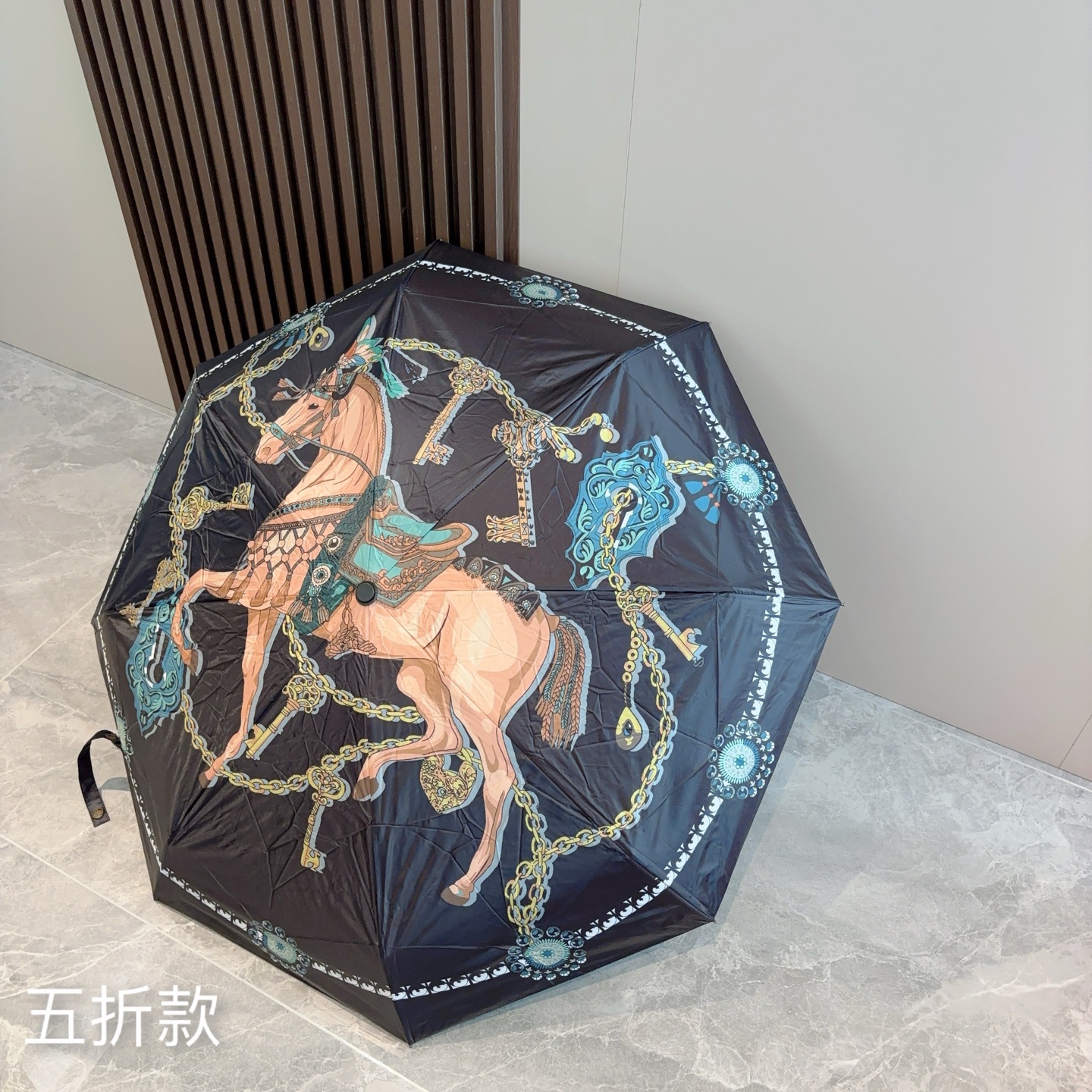 HERMÈS (爱马仕)新款 五折伞 热卖款 时尚指数爆表 不论晴天雨天使用都相得益彰 拥有它感受风从身