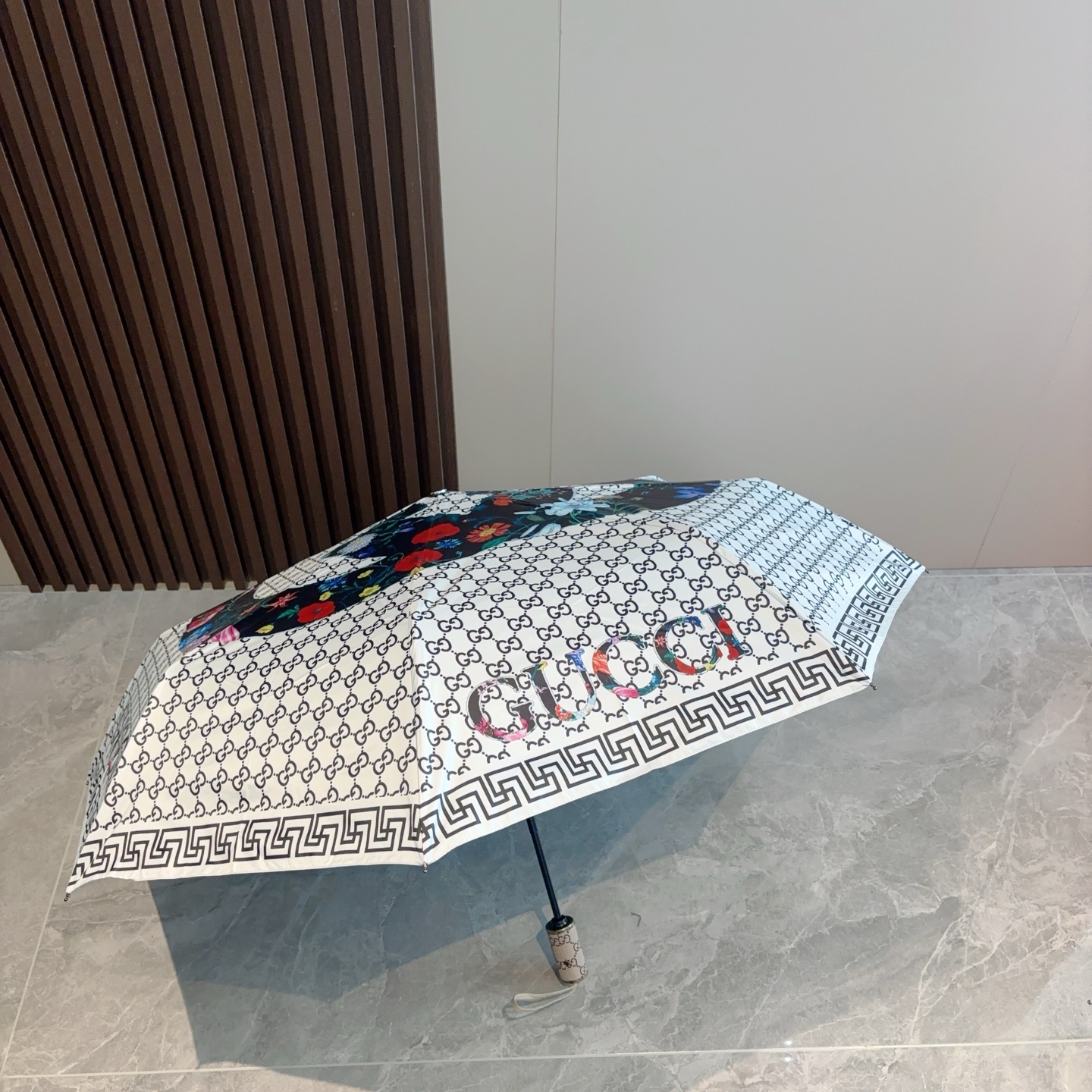 GUCCI（古奇）新款  三折自动折叠晴雨伞 选用台湾进口UV防紫外线伞布 原单代工级品质  🌹