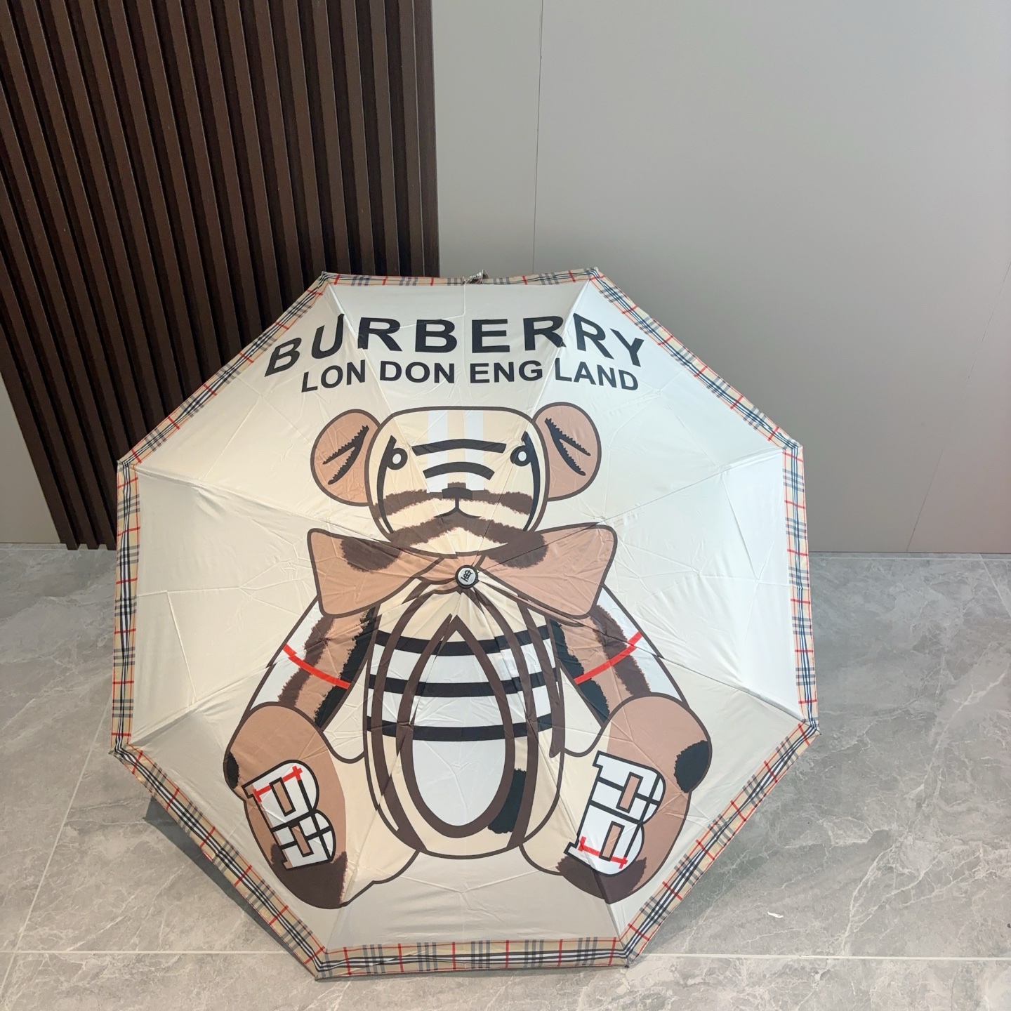  BURBERRY（巴宝莉） 三折自动折叠晴雨伞 年度巅峰之作 经典 高雅 时髦 这就是被称为英国BUR