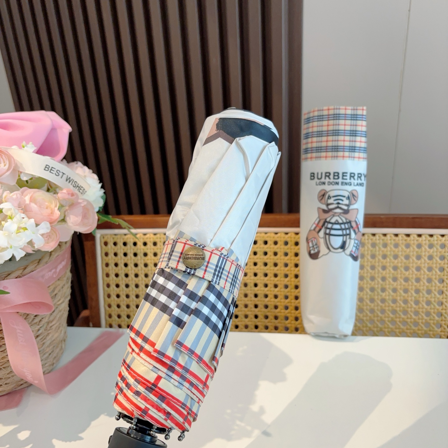  BURBERRY（巴宝莉） 三折自动折叠晴雨伞 年度巅峰之作 经典 高雅 时髦 这就是被称为英国BUR