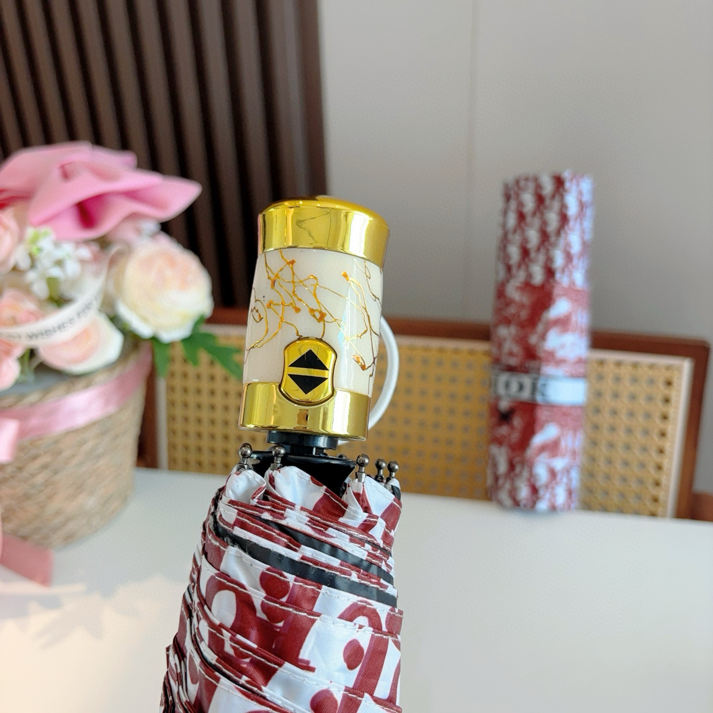  DIOR（迪奥）经典cd印花三折自动折叠晴雨伞  时尚原单代工品质 细节精致 看得见的品质 打破一成不