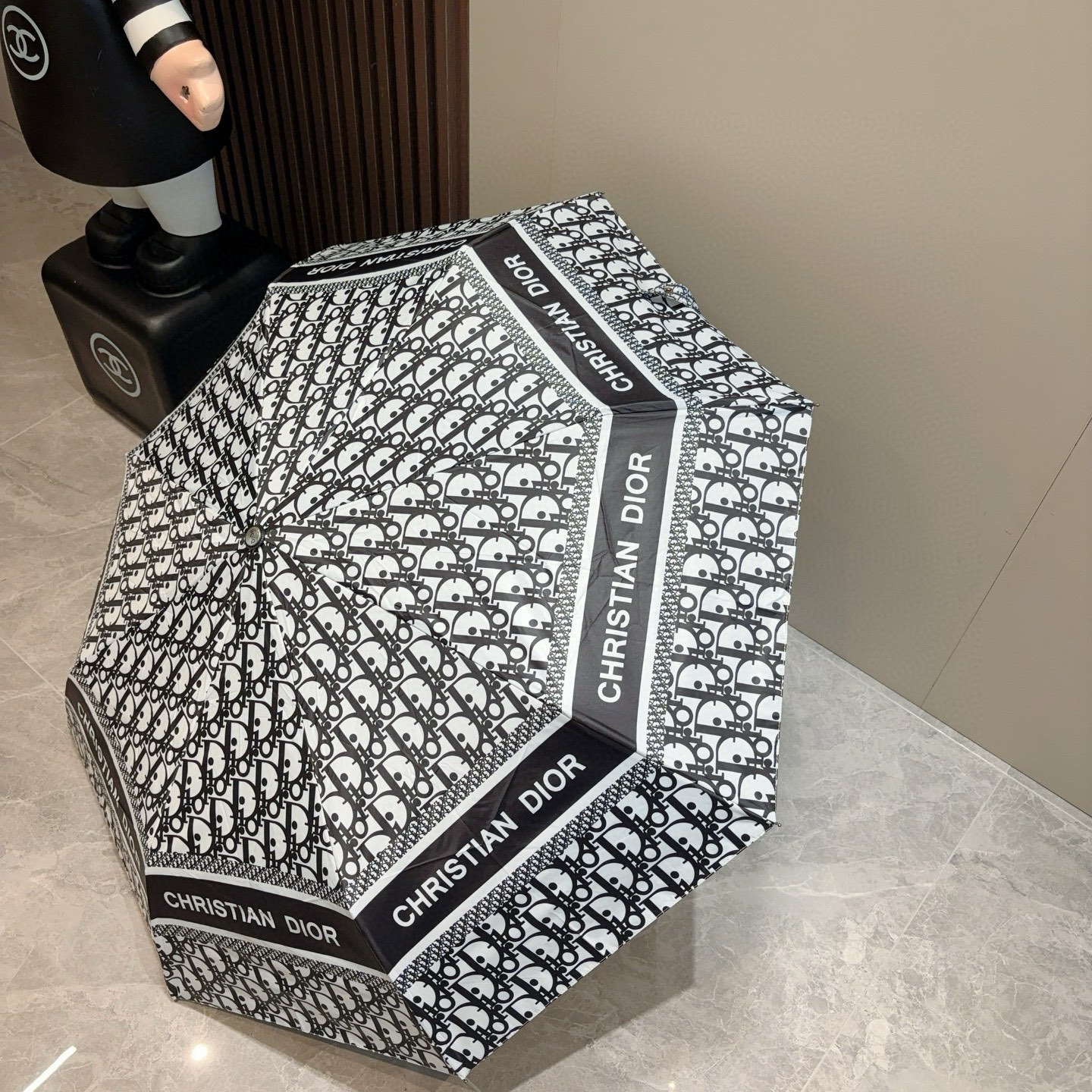  DIOR（迪奥）经典cd印花三折自动折叠晴雨伞  时尚原单代工品质 细节精致 看得见的品质 打破一成不