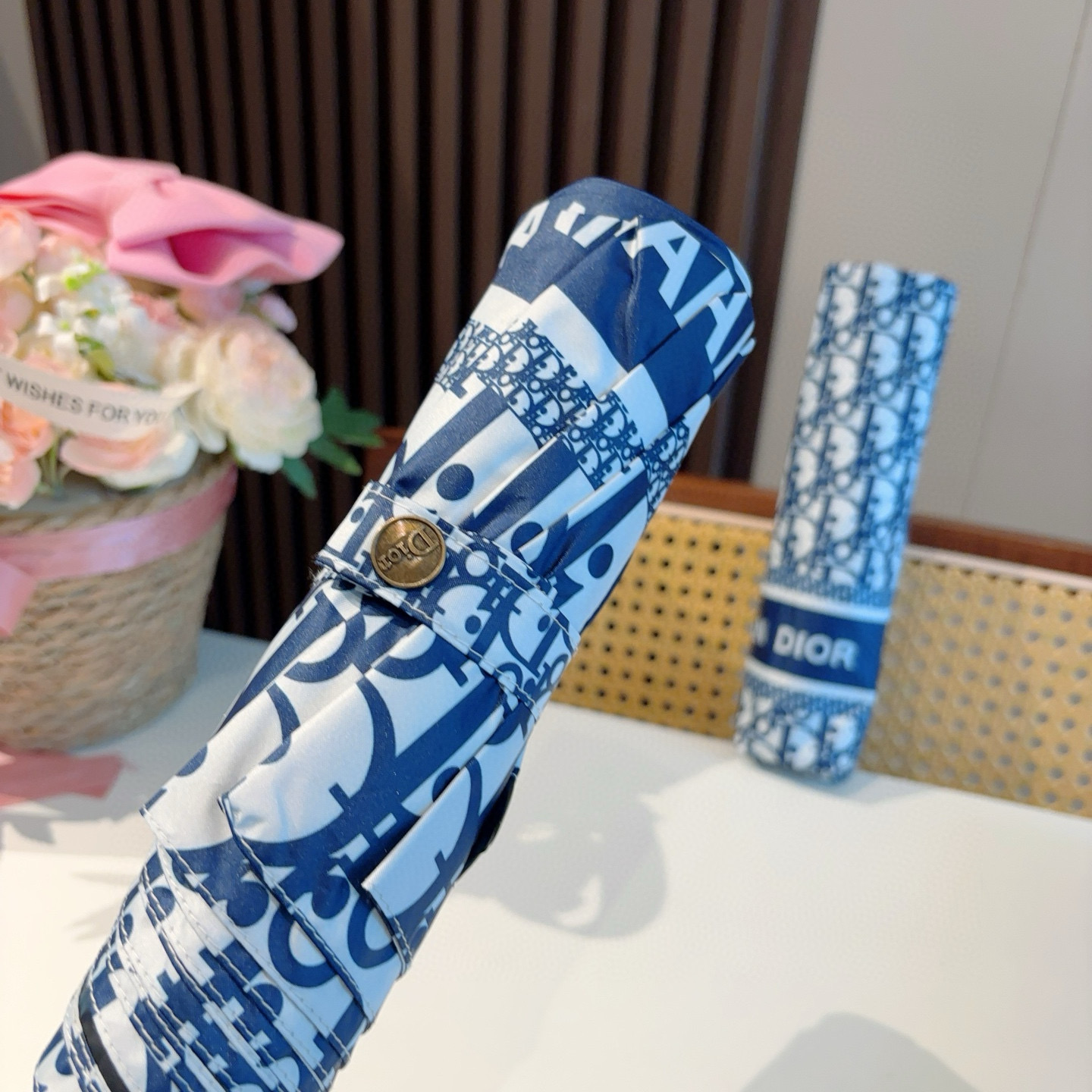  DIOR（迪奥）经典cd印花三折自动折叠晴雨伞  时尚原单代工品质 细节精致 看得见的品质 打破一成不