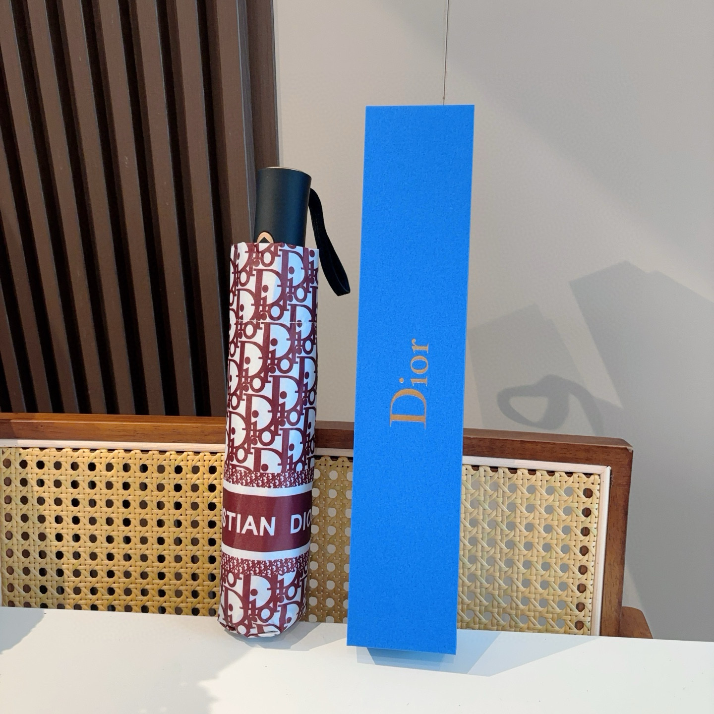  DIOR（迪奥）经典cd印花三折自动折叠晴雨伞  时尚原单代工品质 细节精致 看得见的品质 打破一成不