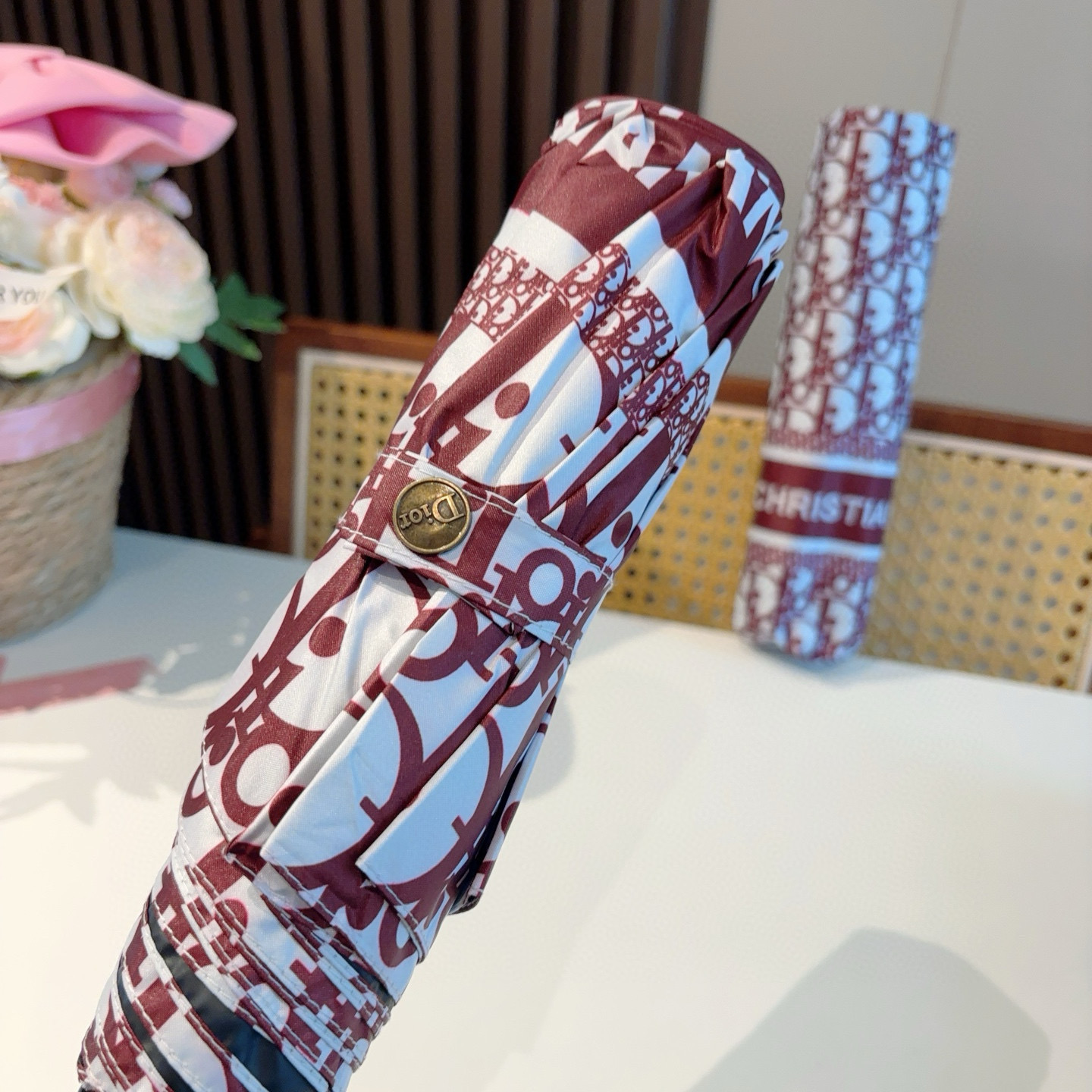  DIOR（迪奥）经典cd印花三折自动折叠晴雨伞  时尚原单代工品质 细节精致 看得见的品质 打破一成不