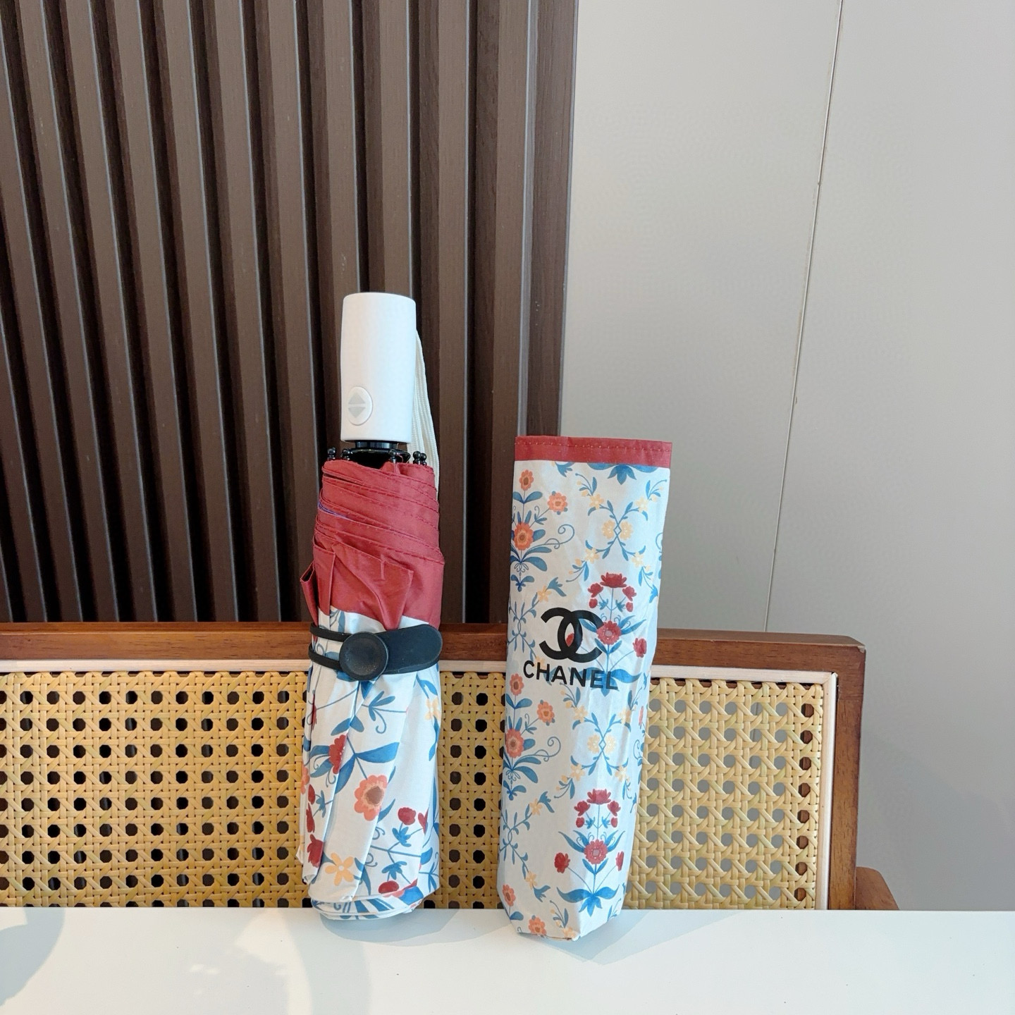  CHANEL香奈儿 三折自动折叠晴雨伞  时尚原单代工品质 细节精致 看得见的品质 打破一成不变 色泽