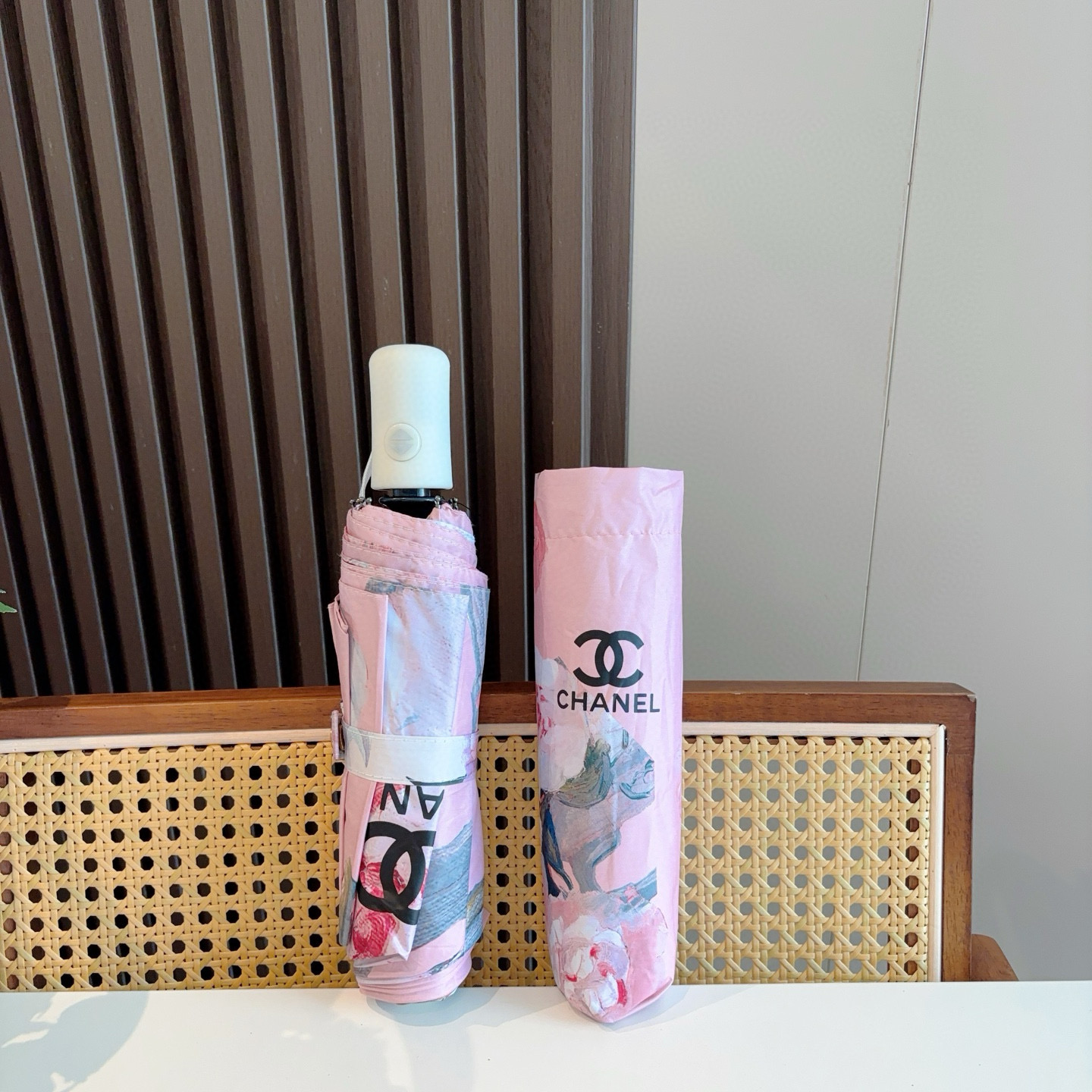  CHANEL香奈儿 三折自动折叠晴雨伞  时尚原单代工品质 细节精致 看得见的品质 打破一成不变 色泽