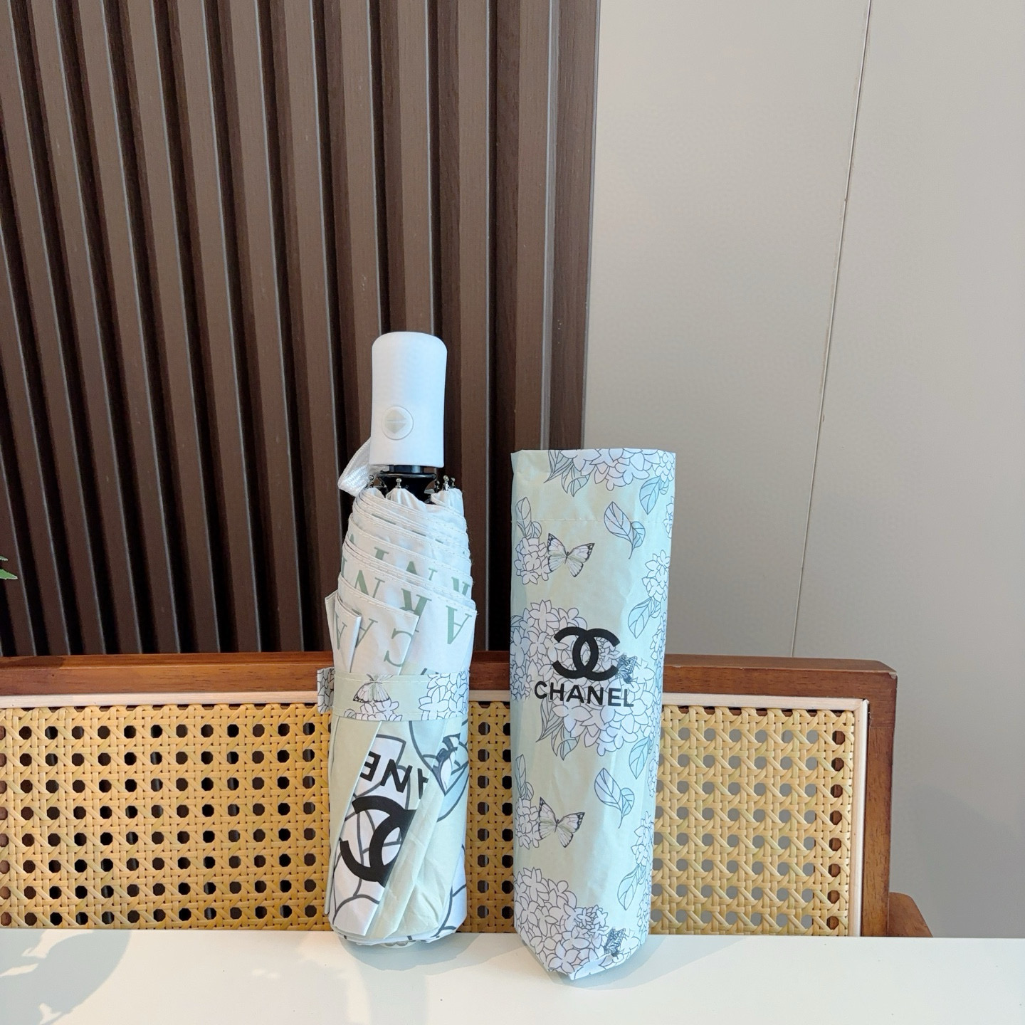  CHANEL香奈儿 三折自动折叠晴雨伞  时尚原单代工品质 细节精致 看得见的品质 打破一成不变 色泽