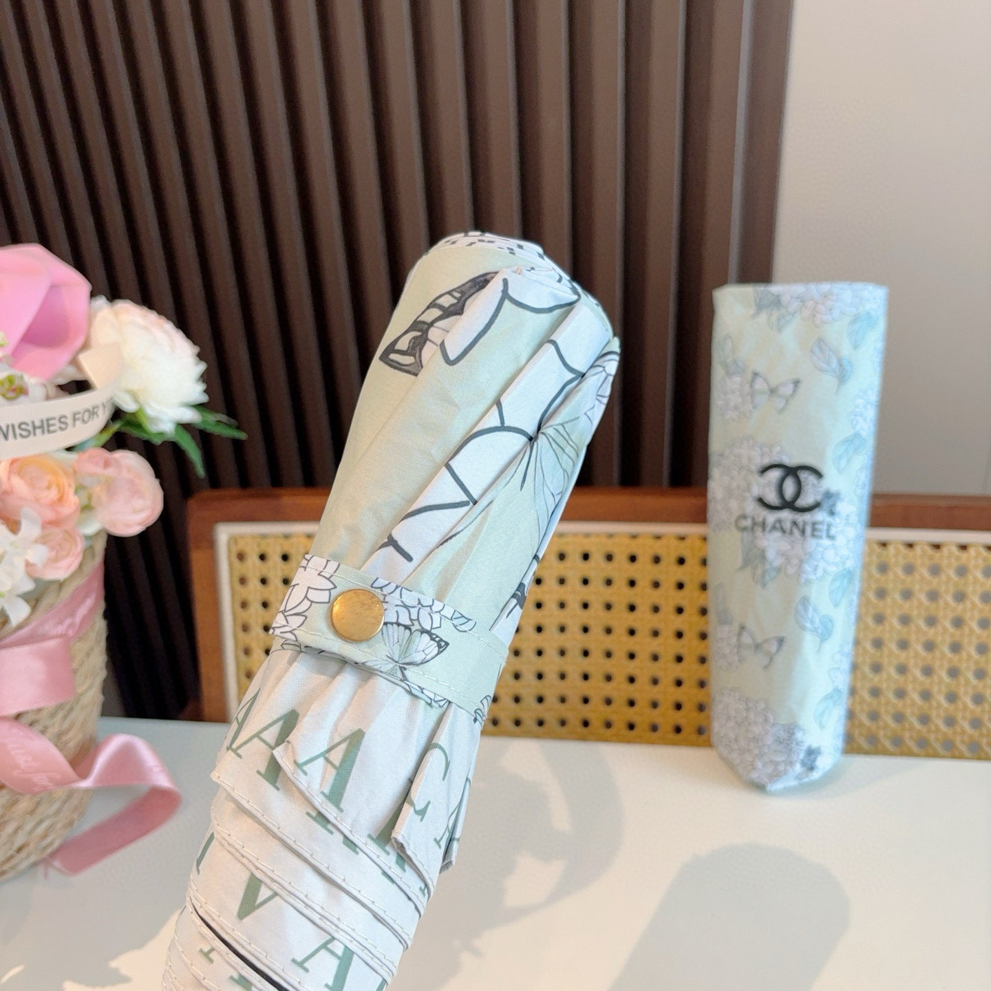  CHANEL香奈儿 三折自动折叠晴雨伞  时尚原单代工品质 细节精致 看得见的品质 打破一成不变 色泽