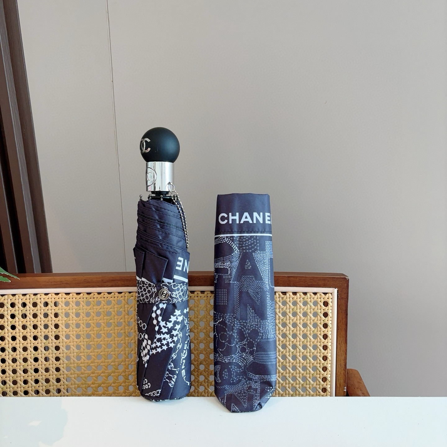  CHANEL（香奈儿）三折自动折叠晴雨伞 选用台湾进口UV防紫外线伞布 原单代工级品质  