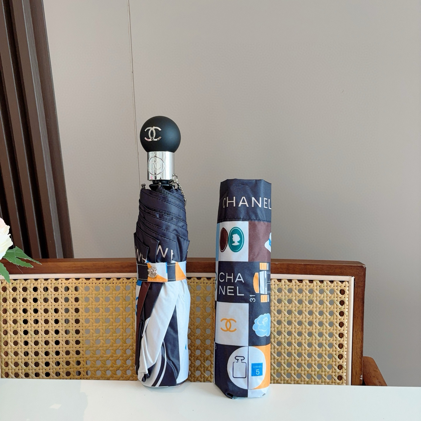  CHANEL（香奈儿）三折自动折叠晴雨伞 选用台湾进口UV防紫外线伞布 原单代工级品质  