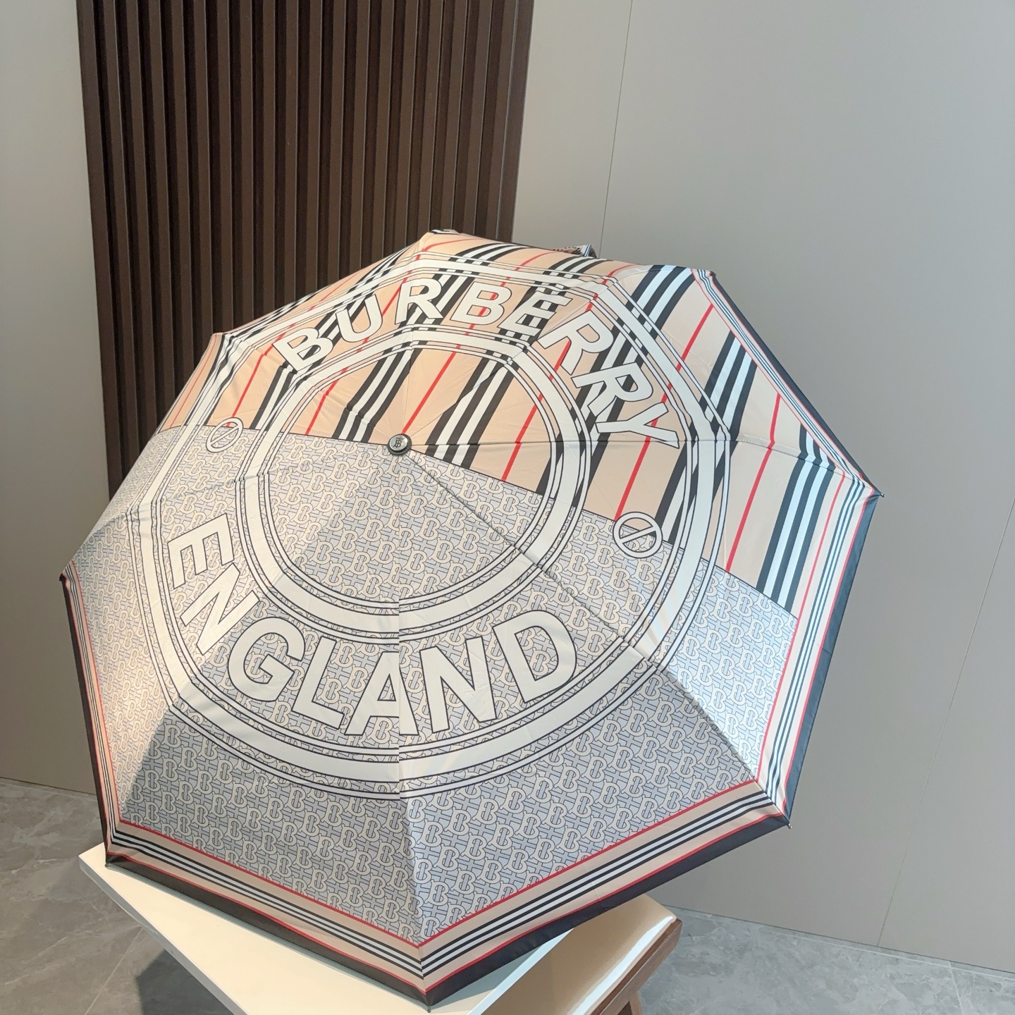  BURBERRY（巴宝莉） 三折自动折叠晴雨伞 年度巅峰之作 经典 高雅 时髦 这就是被称为英国BUR