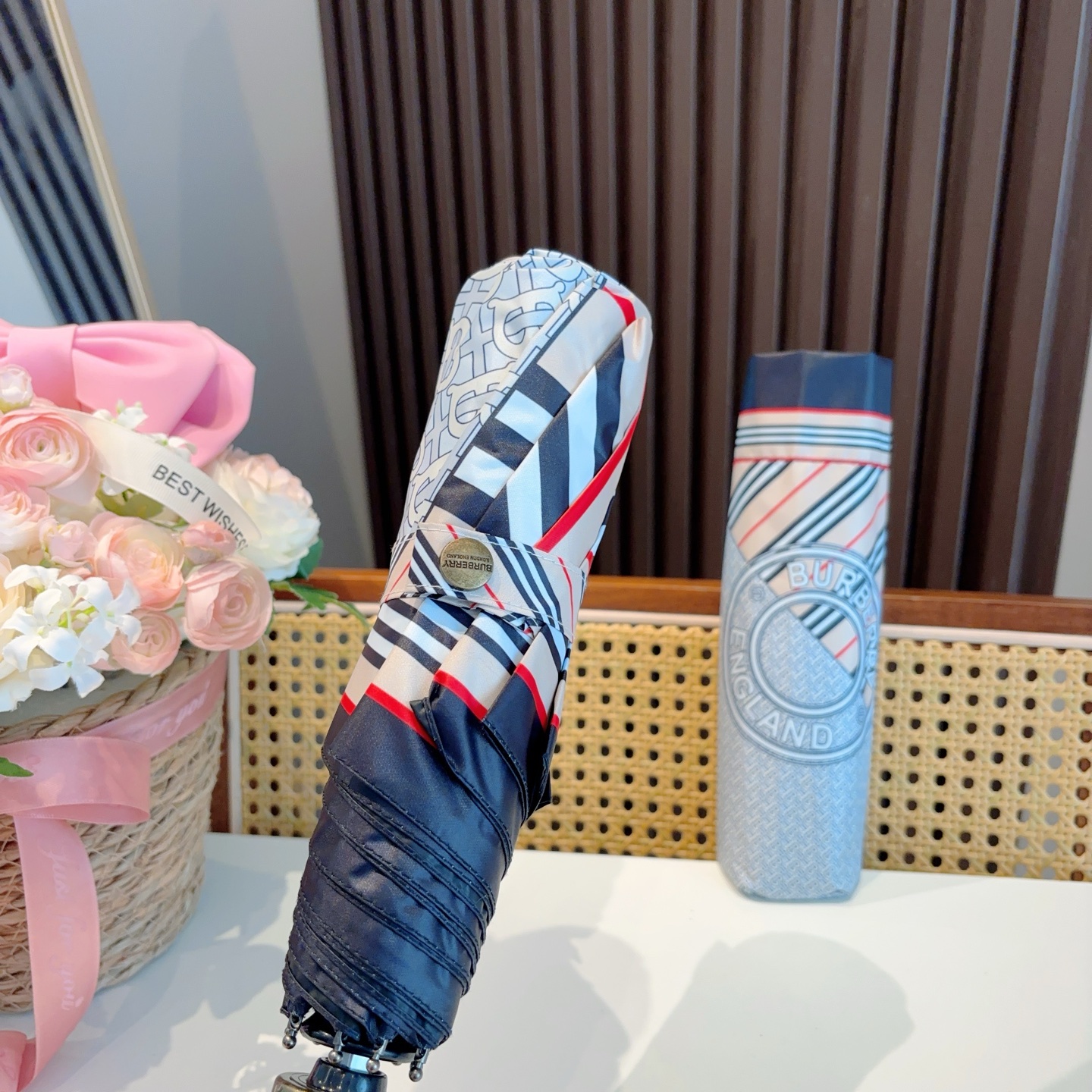  BURBERRY（巴宝莉） 三折自动折叠晴雨伞 年度巅峰之作 经典 高雅 时髦 这就是被称为英国BUR