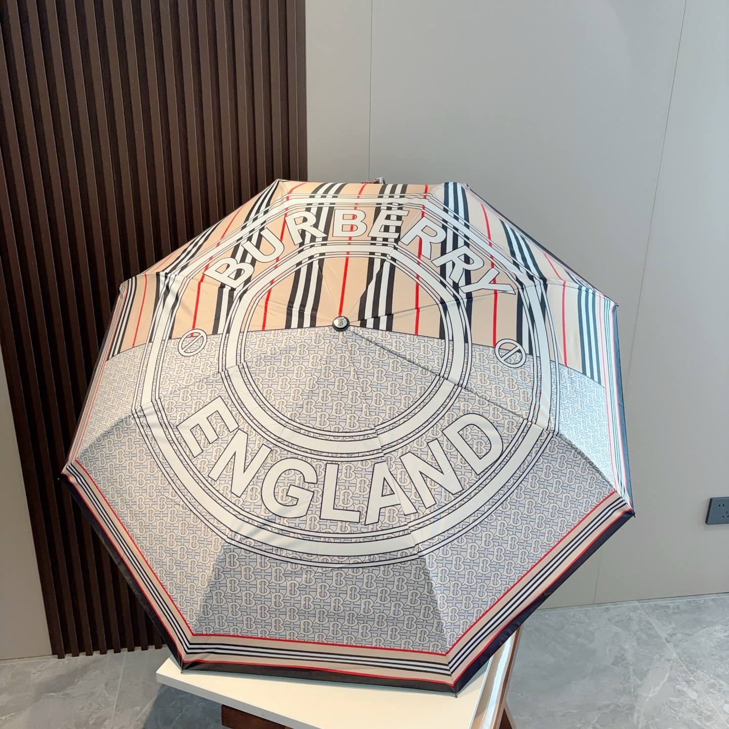  BURBERRY（巴宝莉） 三折自动折叠晴雨伞 年度巅峰之作 经典 高雅 时髦 这就是被称为英国BUR