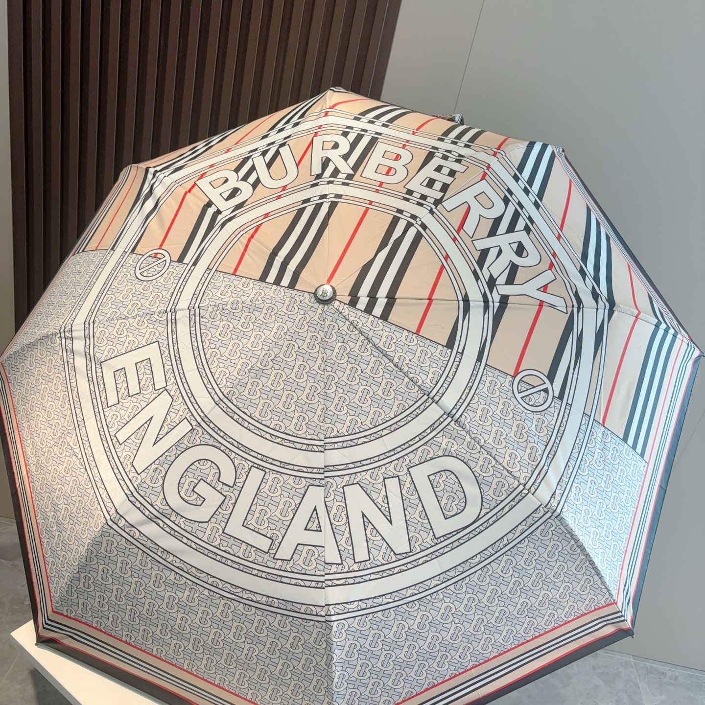  BURBERRY（巴宝莉） 三折自动折叠晴雨伞 年度巅峰之作 经典 高雅 时髦 这就是被称为英国BUR