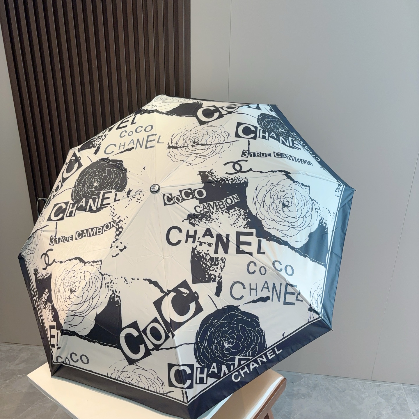  CHANEL（香奈儿）三折自动折叠晴雨伞 选用台湾进口UV防紫外线伞布 原单代工级品质  