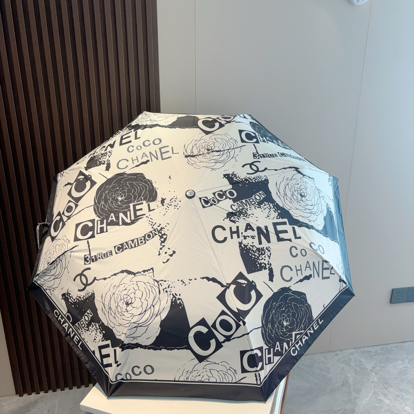 CHANEL（香奈儿）三折自动折叠晴雨伞 选用台湾进口UV防紫外线伞布 原单代工级品质  